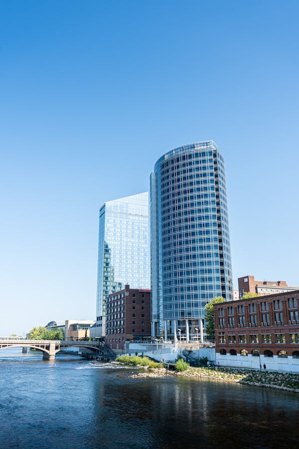 Best Bars in Grand Rapids | Top Grand Rapids Bars & Nightlife Guide