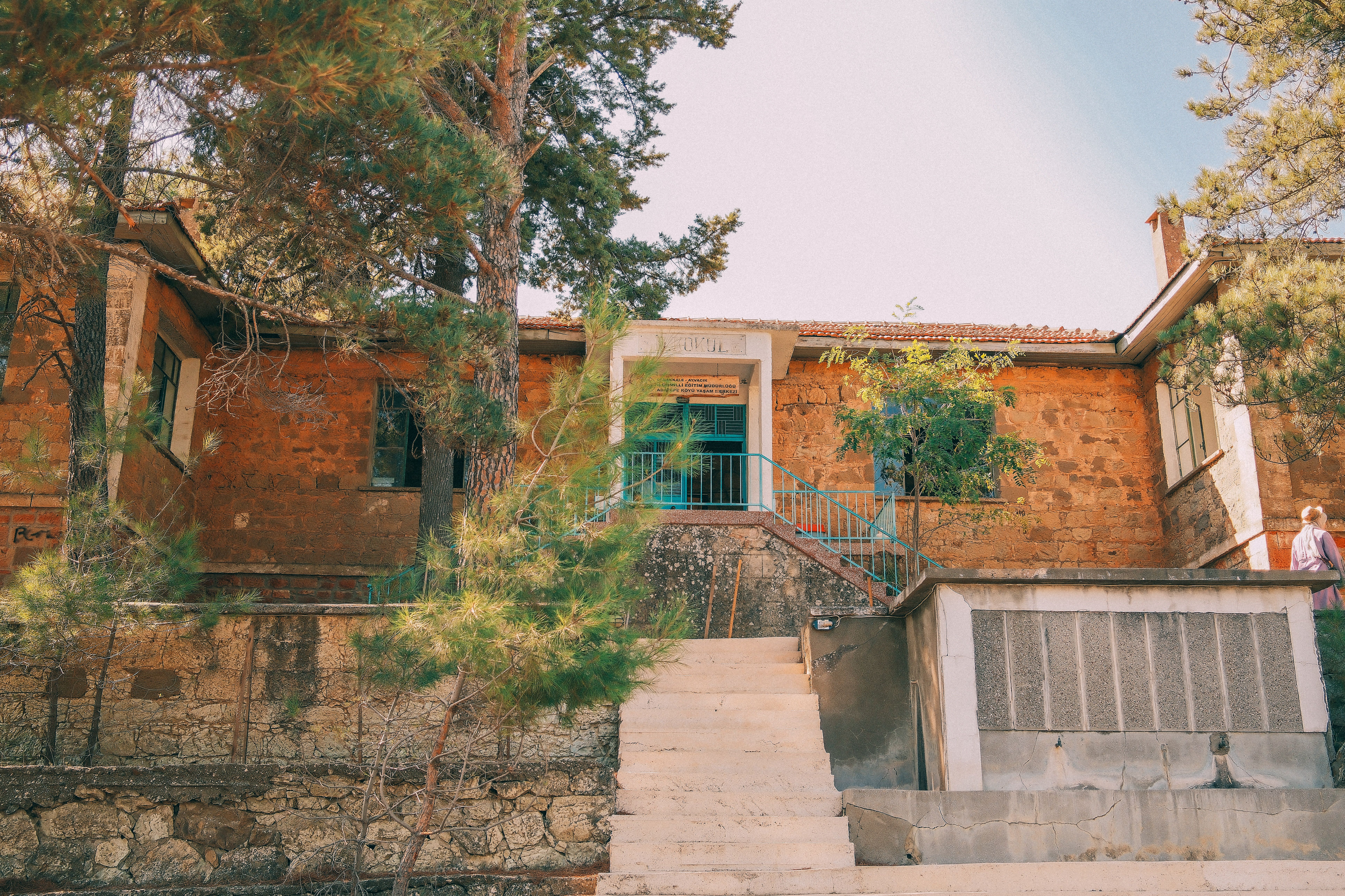 Rustic Stone House with Lush Surroundings · Free Stock Photo