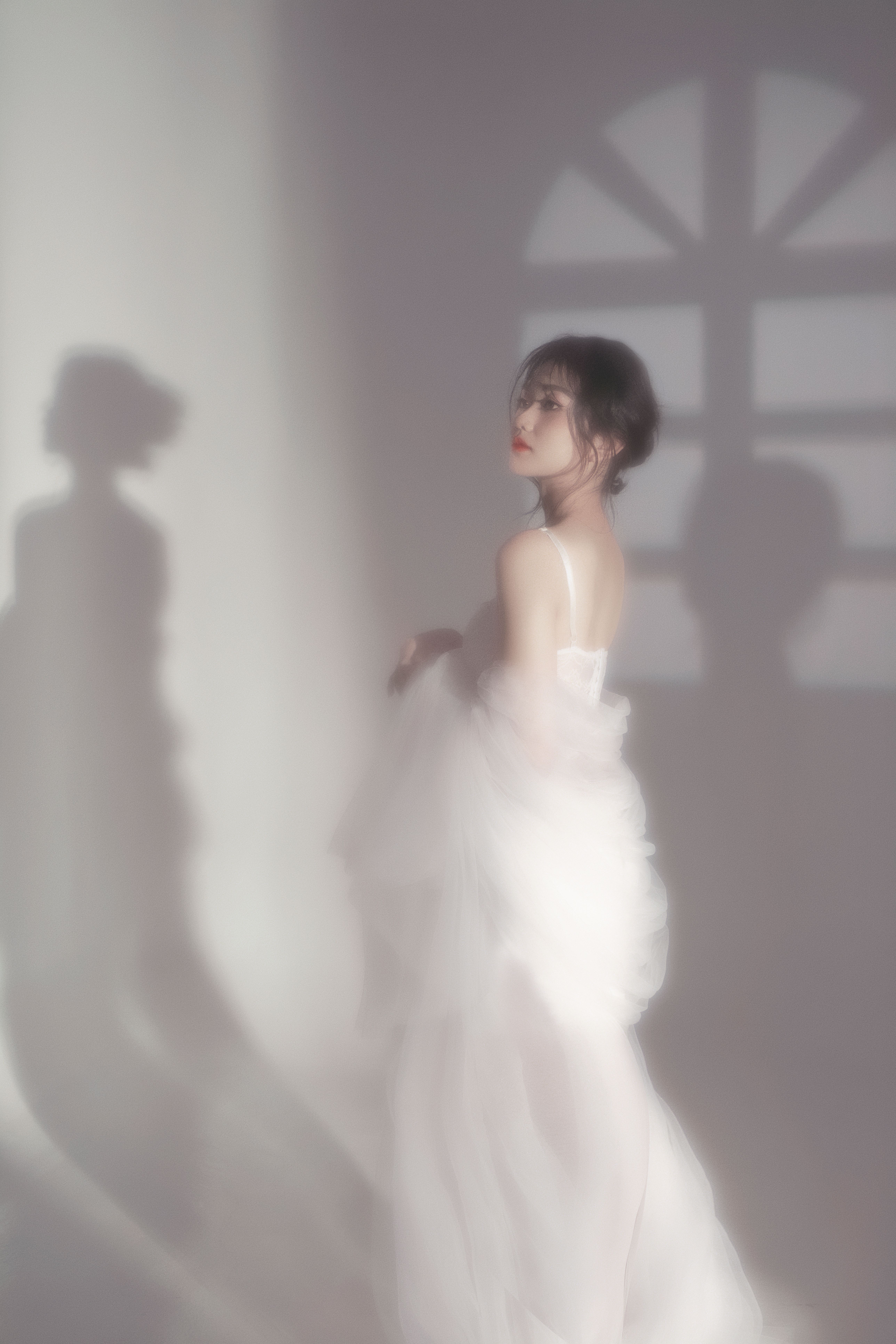Dreamy Portrait of Woman in Soft Light · Free Stock Photo