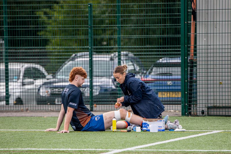 Spezialisierten Sportphysiotherapeuten finden – in der Nähe (Ratgeber 2026)