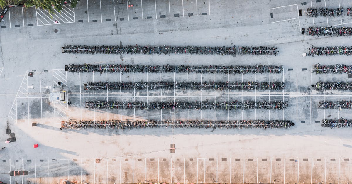 蔣萬安出席國際自由車環台賽,卻面臨選舉壓力加劇的挑戰