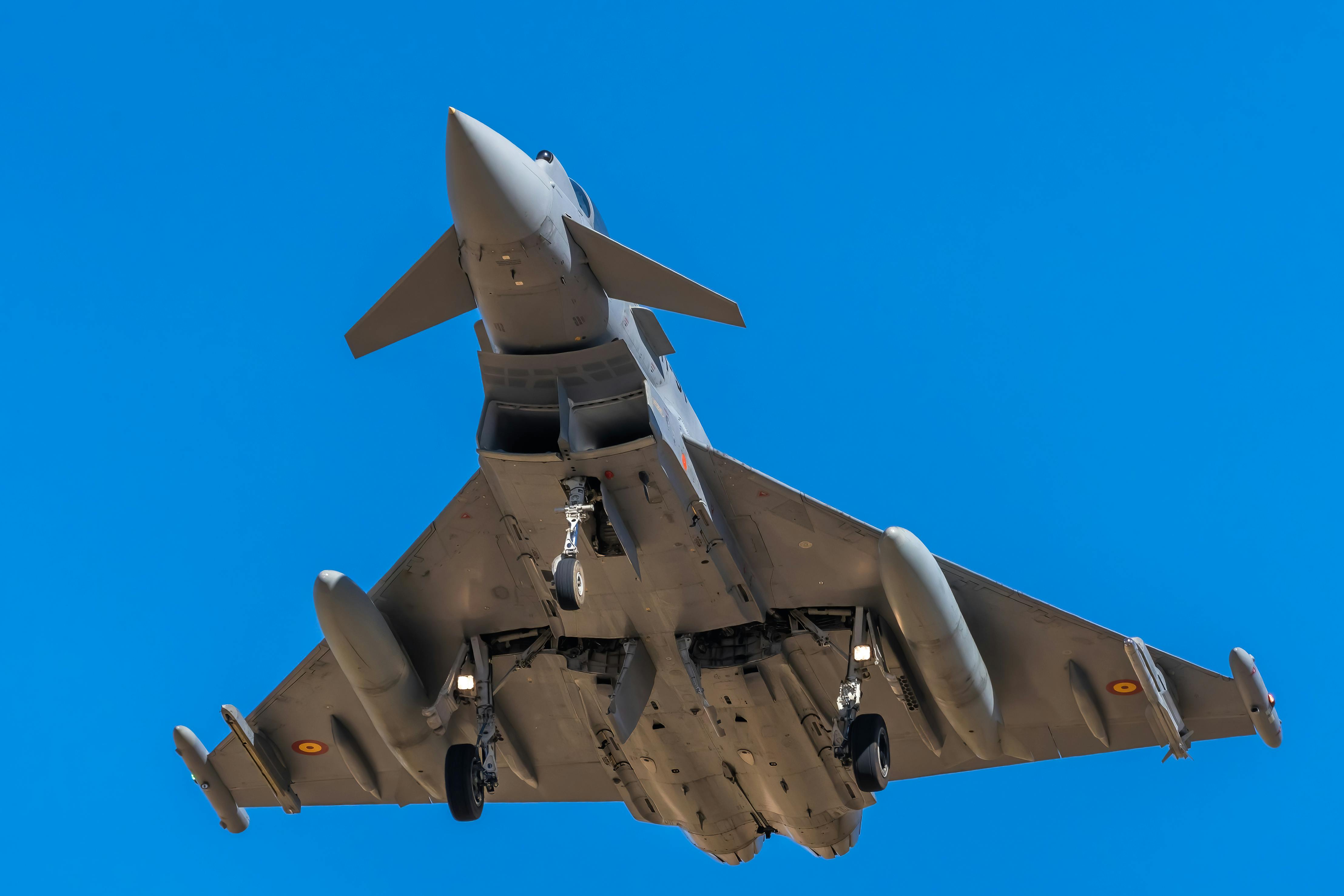 你該知道的馬克宏訪日行程：深化國防與經濟合作的關鍵！