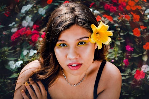 Belleza natural con flor amarilla