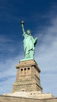 National Nurses Day Messages & Greetings 2025