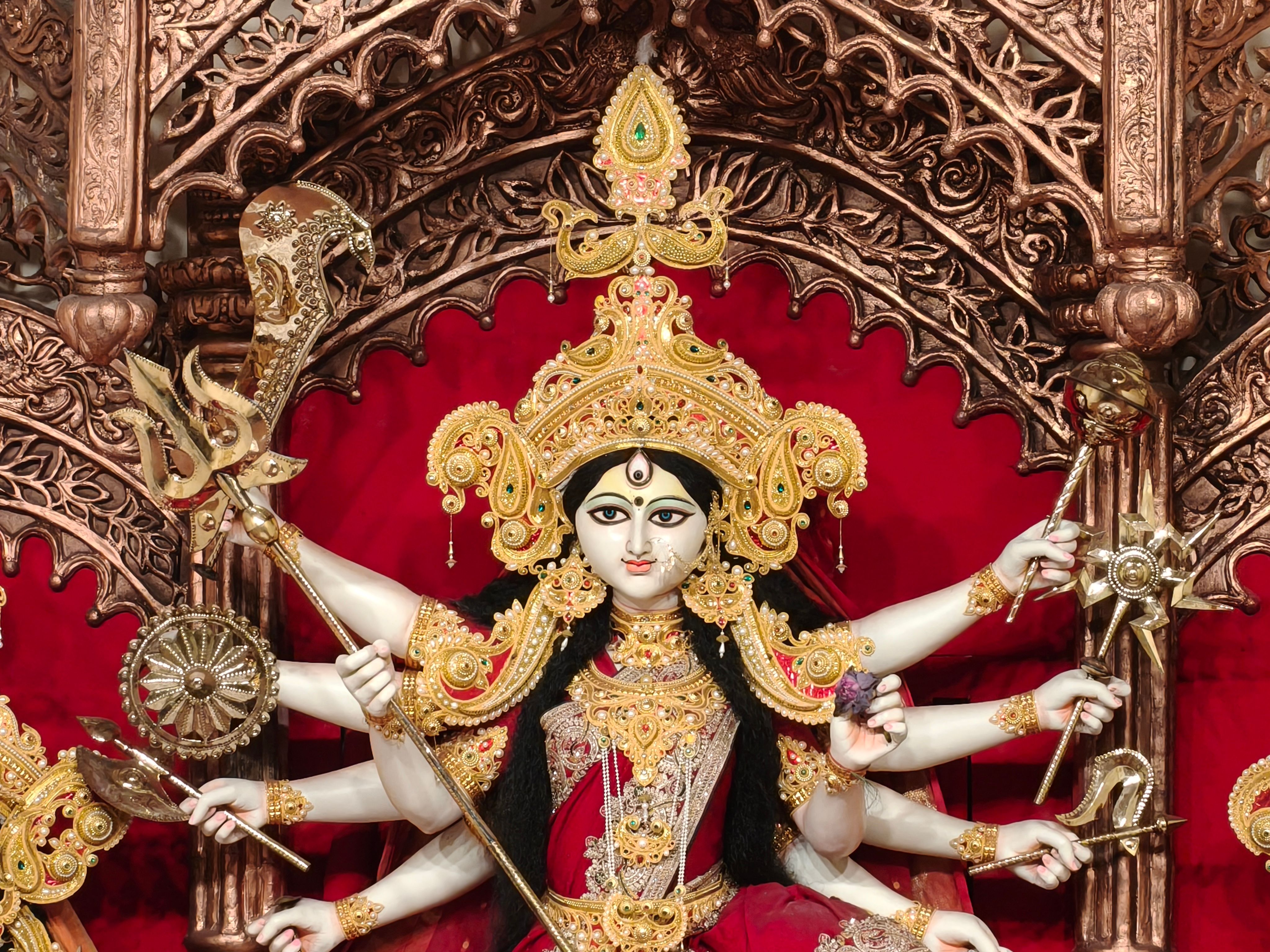 Sindoor Khela marks Durga Puja farewell at DLF Club5, Gurugram
