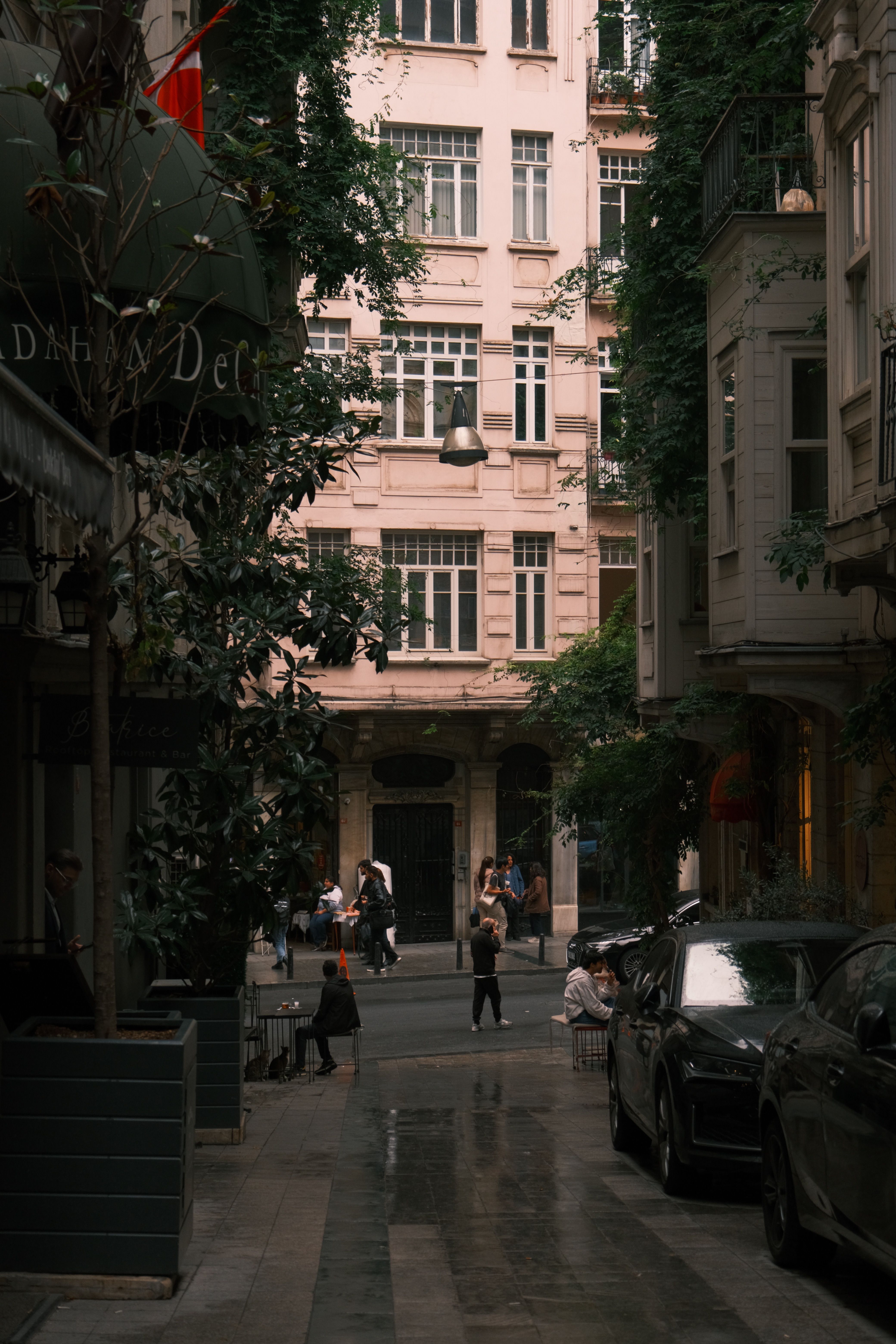 Charming Bay Window Street in Istanbul · Free Stock Photo