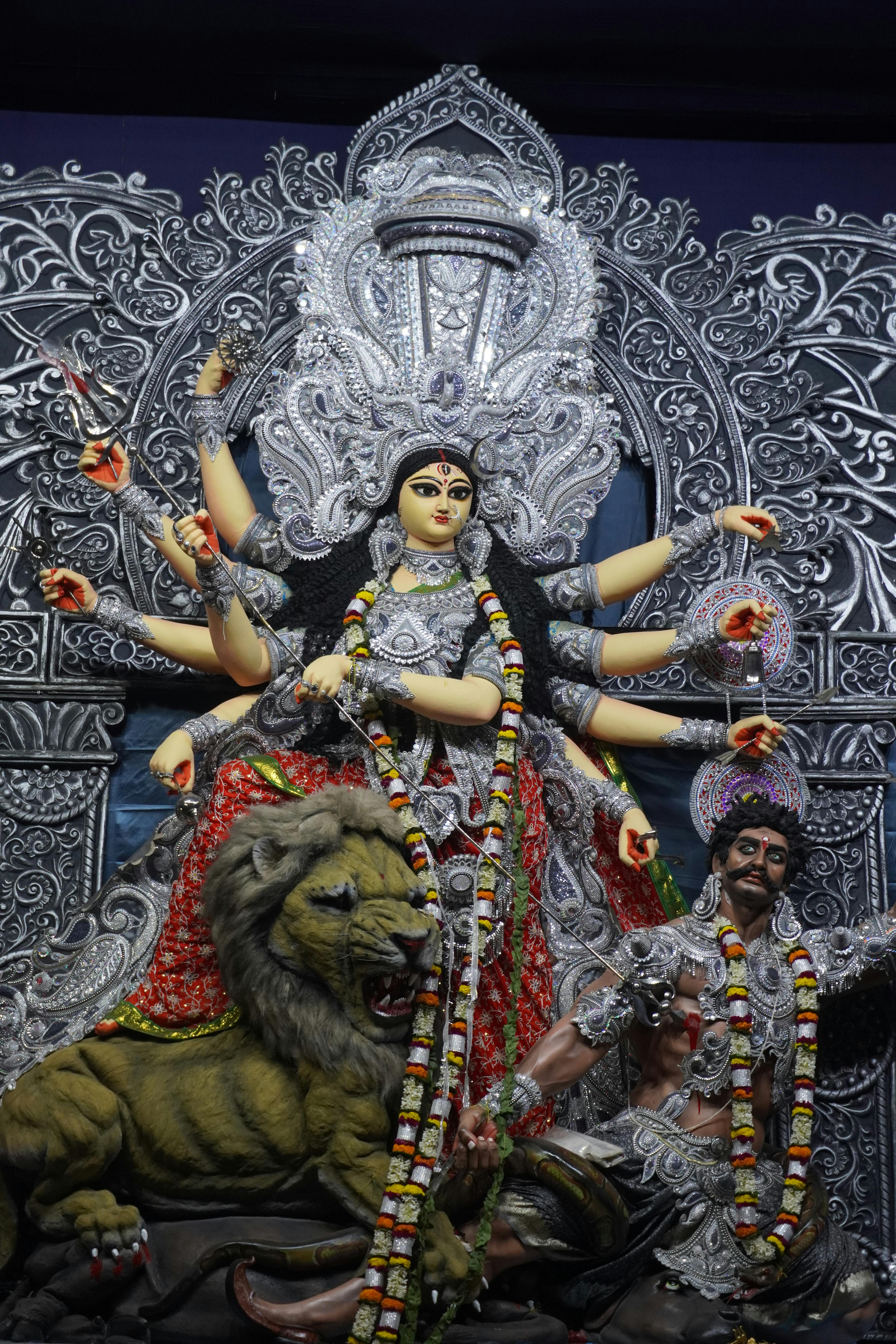 Predictions and Odds: Will the Red Devils Secure a Dominant Victory Over Bodø/Glimt?