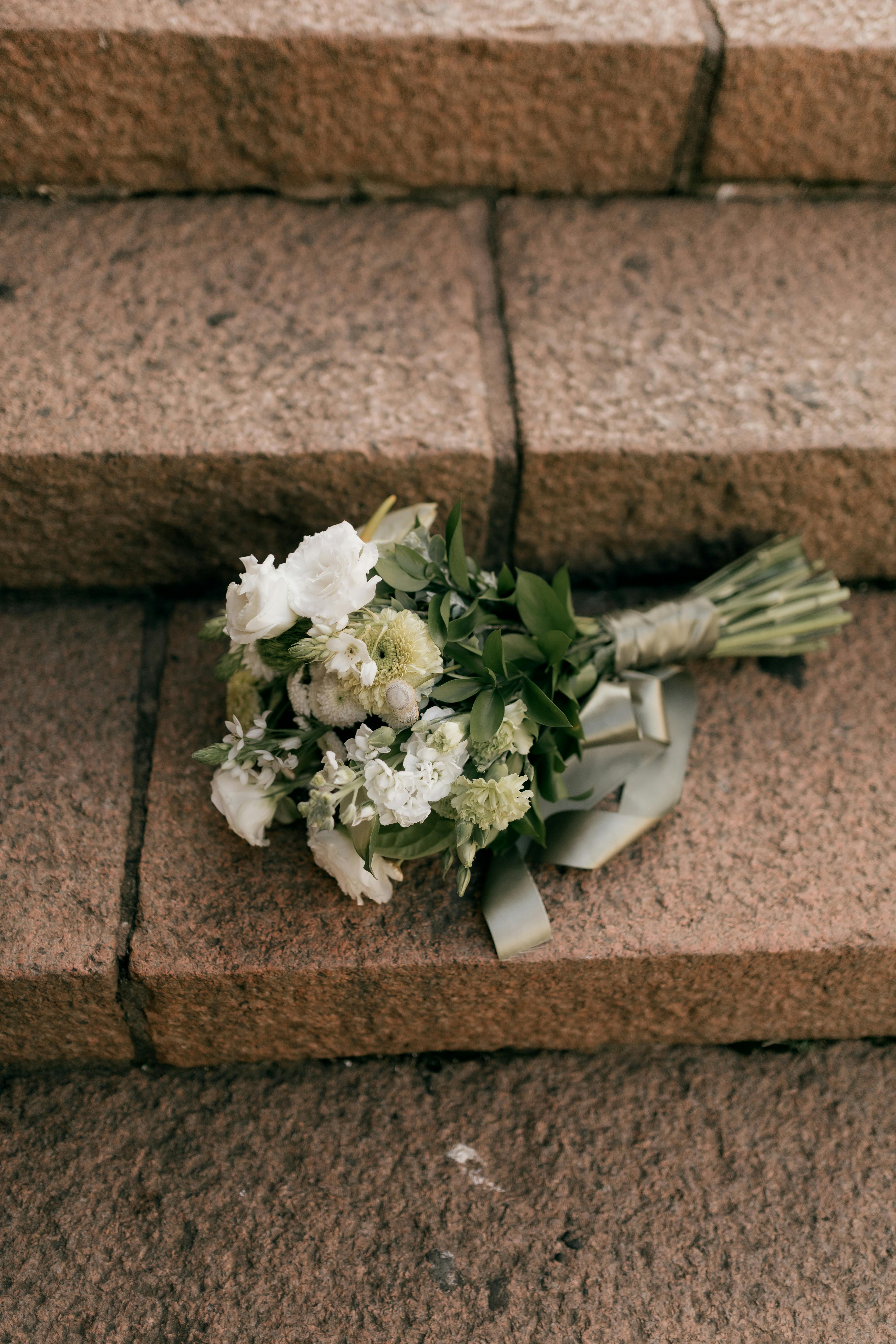 wedding dress shopping timeline