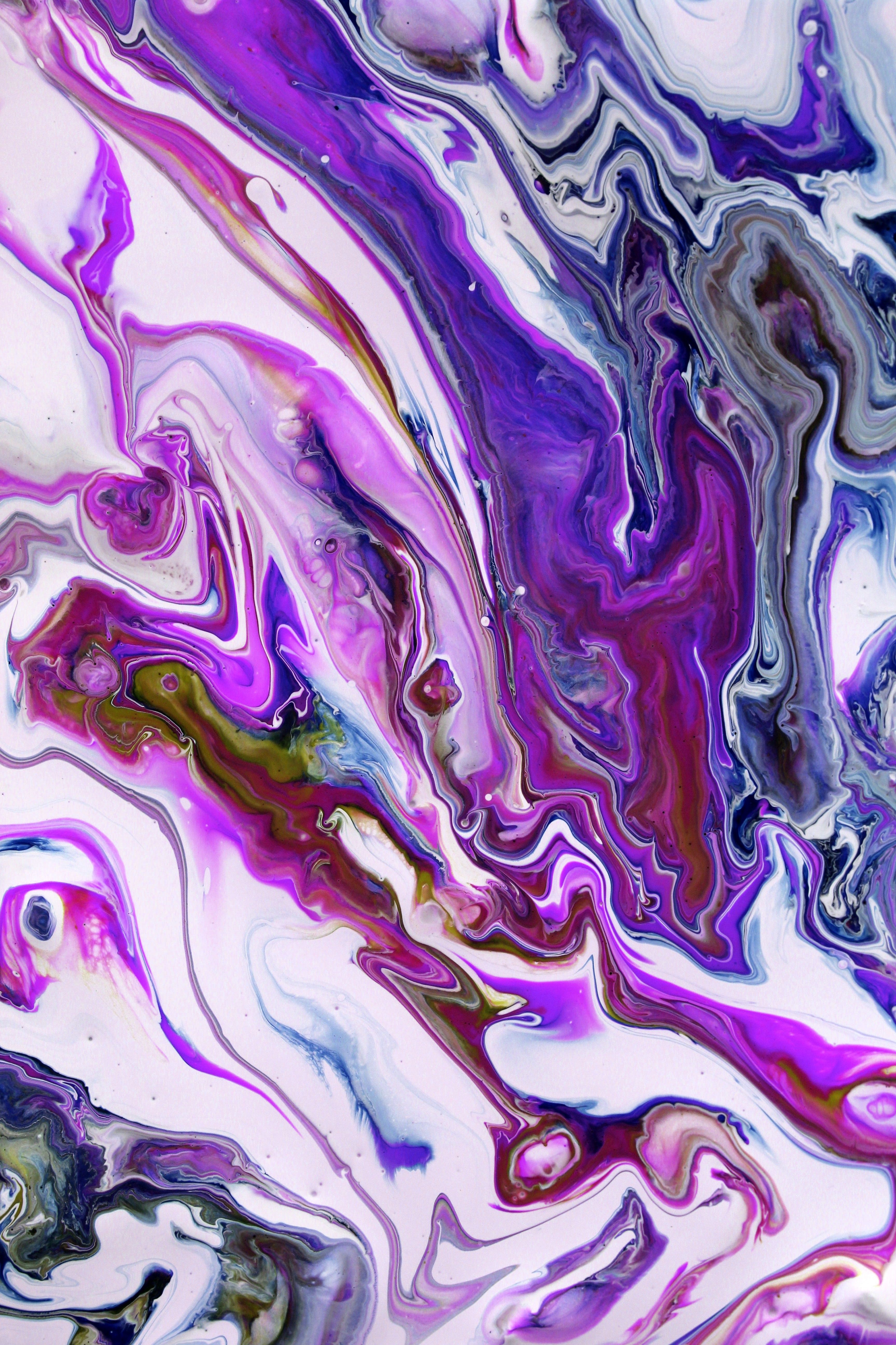 Vibrant Abstract Fluid Art in Purple and White · Free Stock Photo