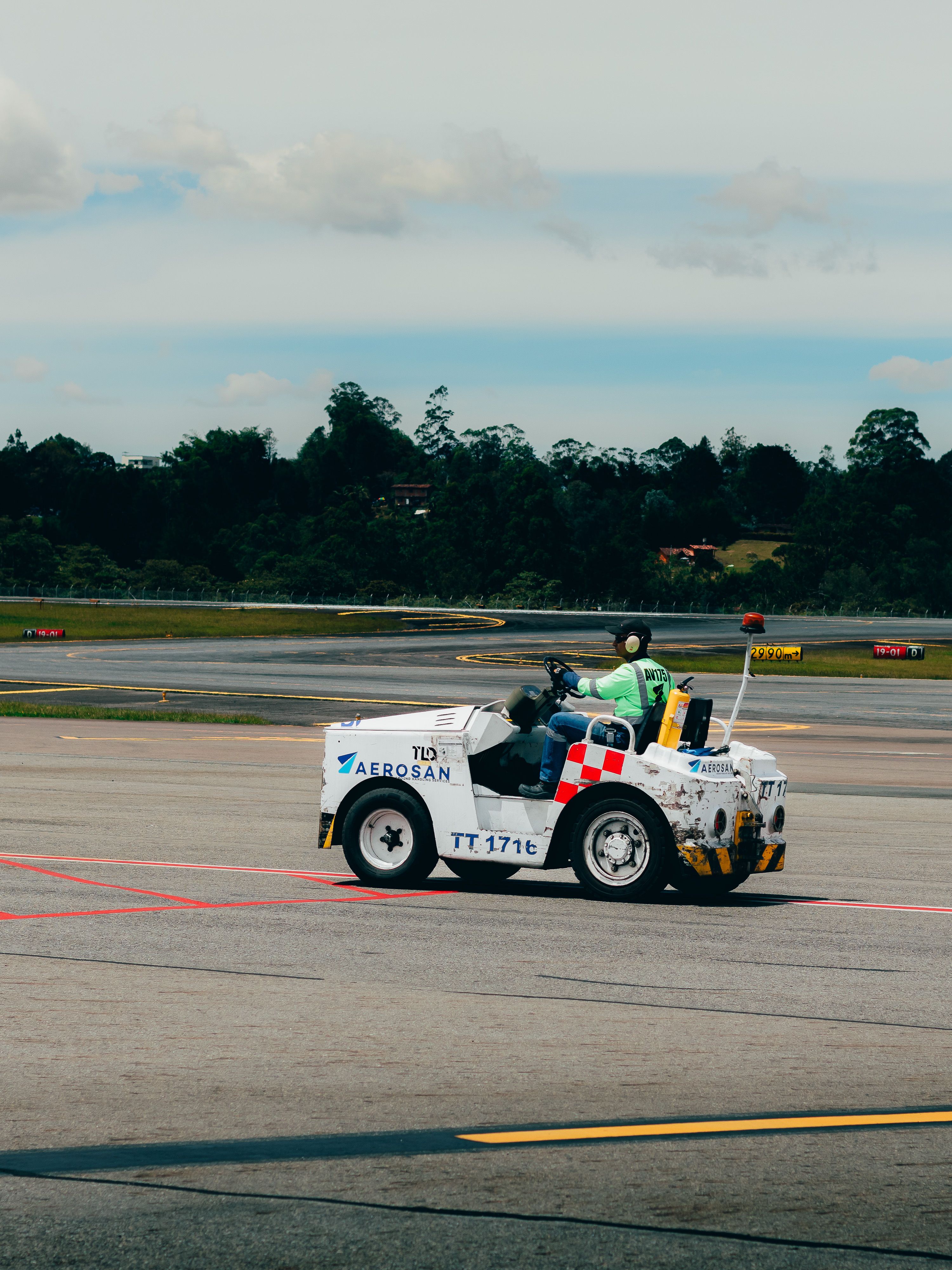 Airport Tug on Tarmac in Rionegro, Colombia · Free Stock Photo