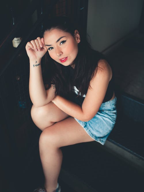 Free Mulher Vestindo Camiseta Preta Stock Photo