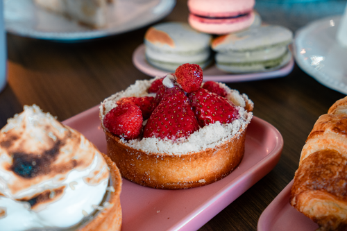 Free An appetizing close-up of various pastries and desserts, perfect for brunch scenes. Stock Photo