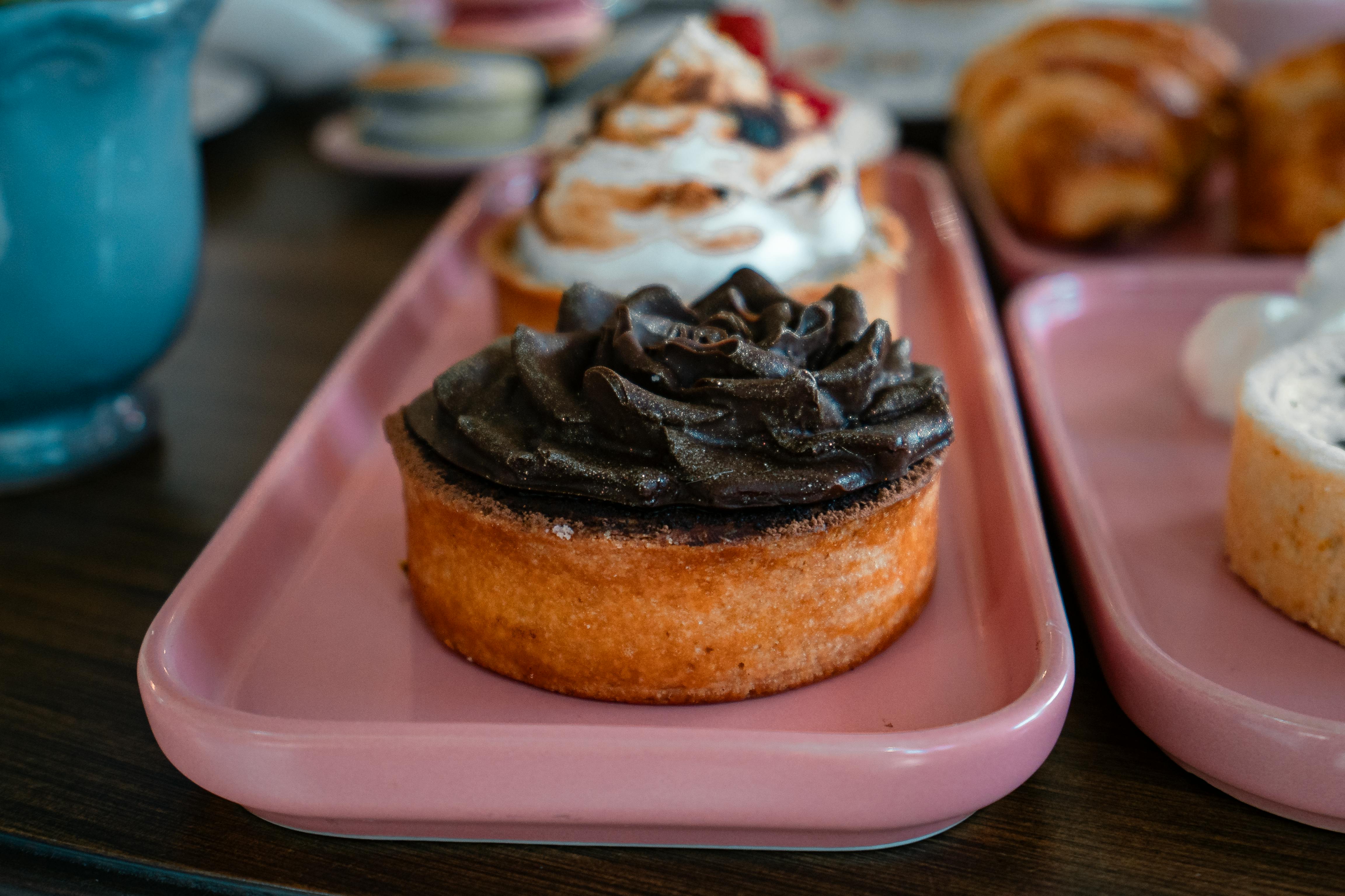 艾瑪華森遭JK羅琳批虛偽，外媒揭露牛津奢華生活真相