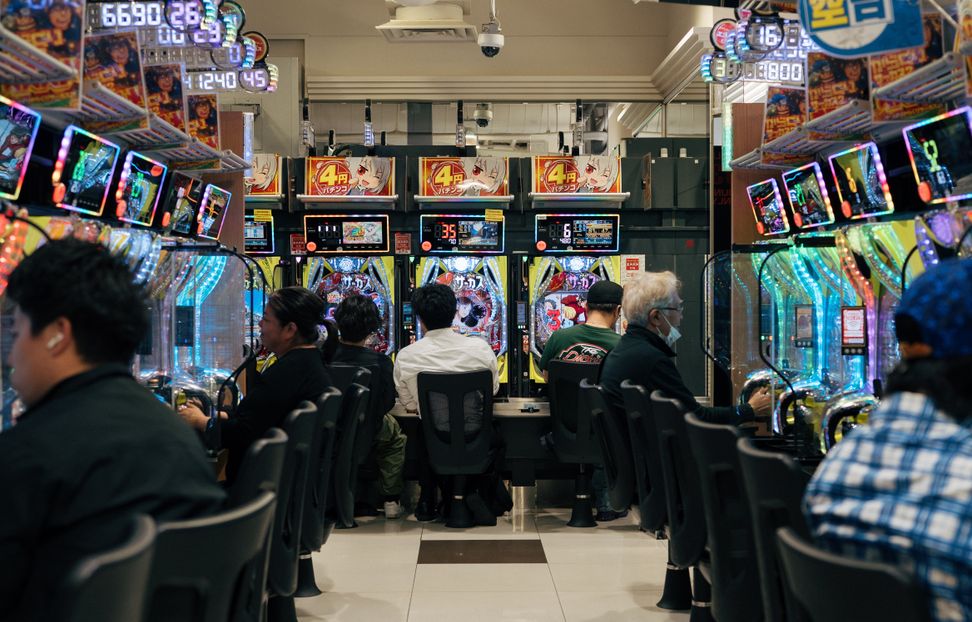 Online Casino: Spielautomaten und Live-Spiele im Überblick