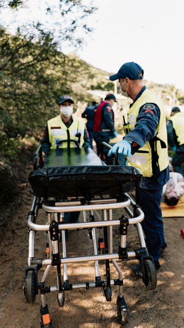paramedic first aid outdoors