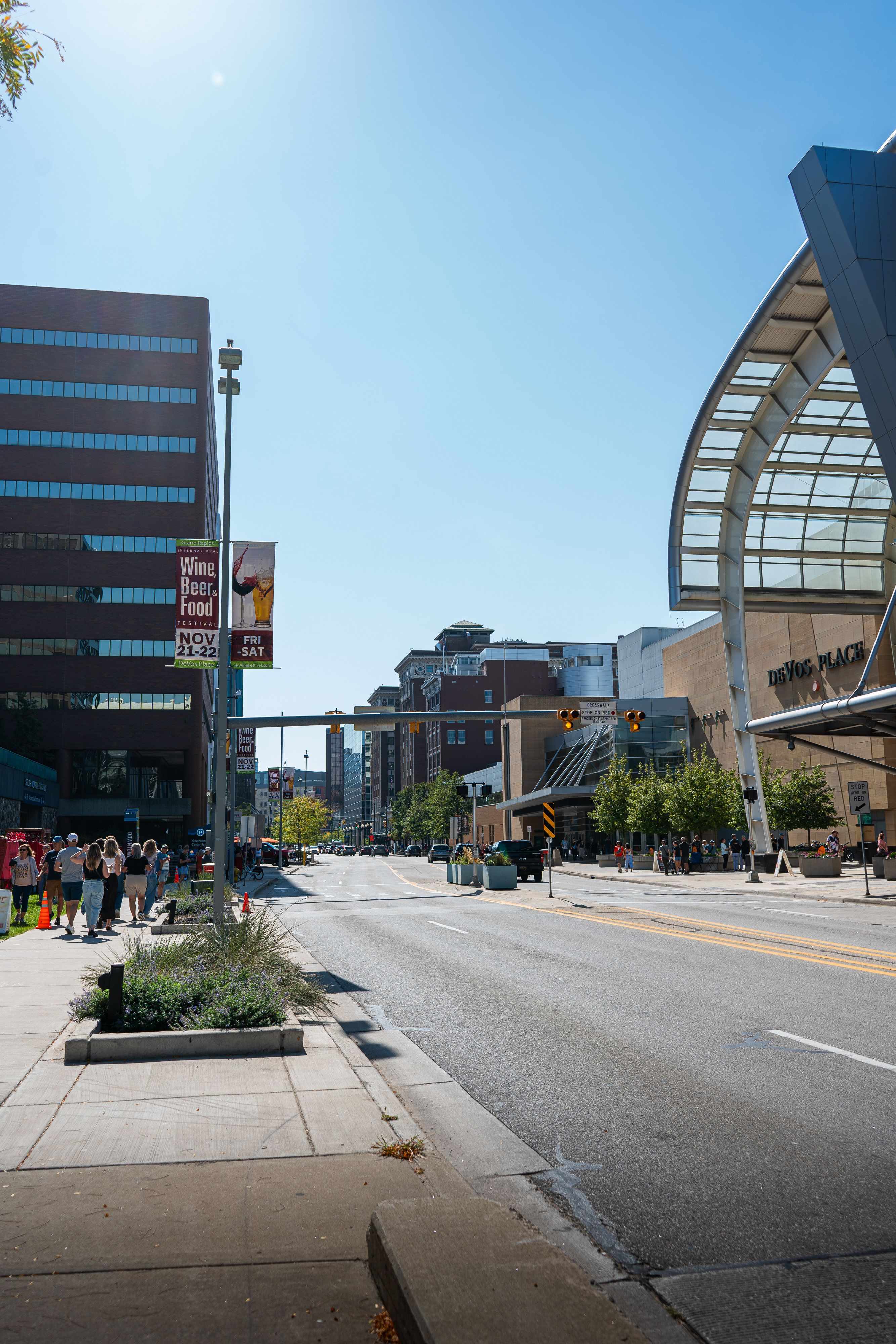 Grand Rapids Downtown Intersection Traffic Scene · Free Stock Photo