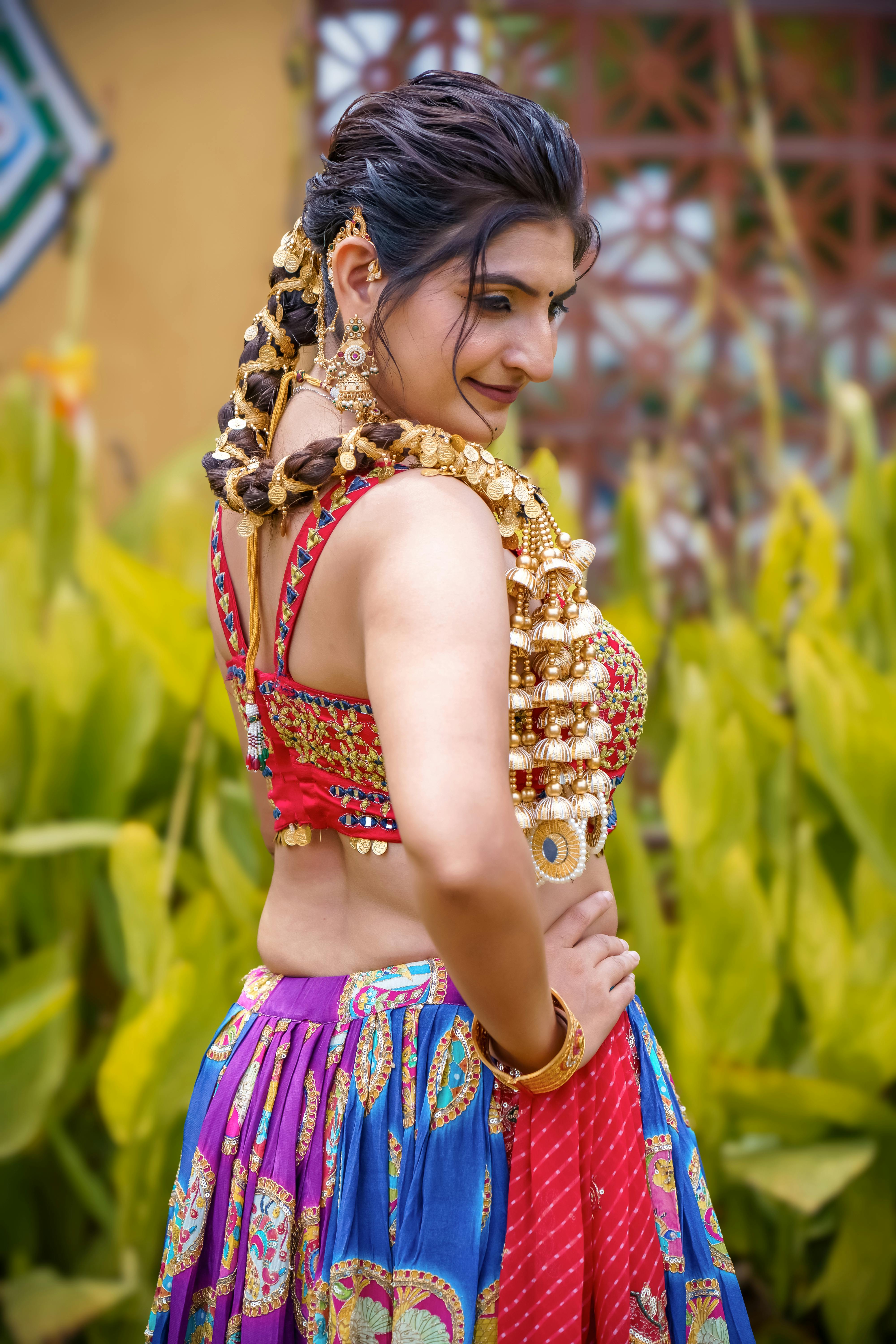 以下是对女演员、亚洲模特和美丽印度女孩的免费库存照片的描述：1. 女演员：这些照片展示了女演员在不同场合下的风采，包括时尚杂志封面、电影海报以及广告拍摄