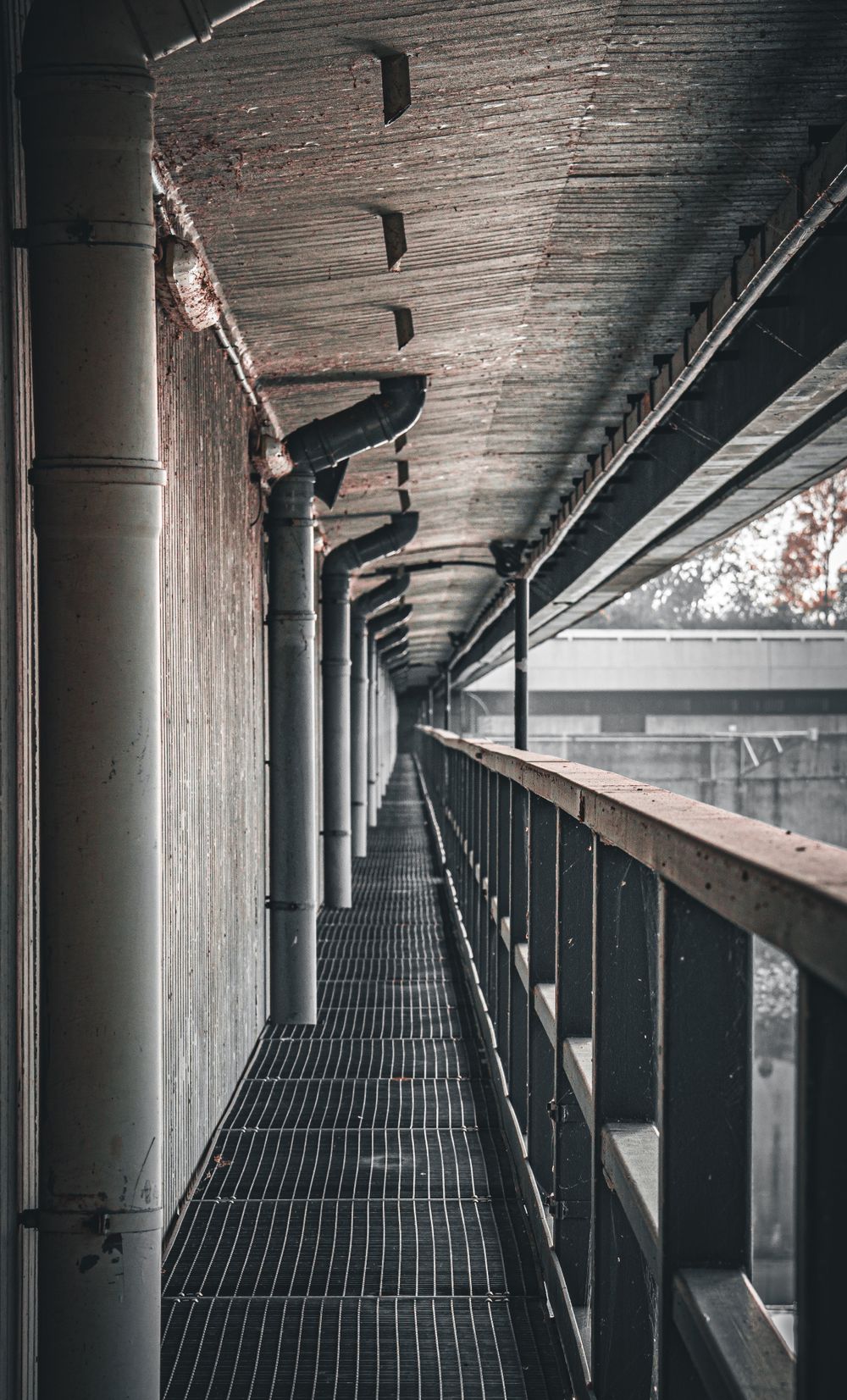 Industrial steel grating walkway