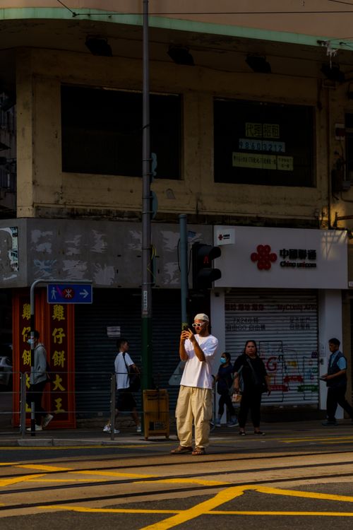 Urban Street Scene with Pedestrians in Motion · Free Stock Photo