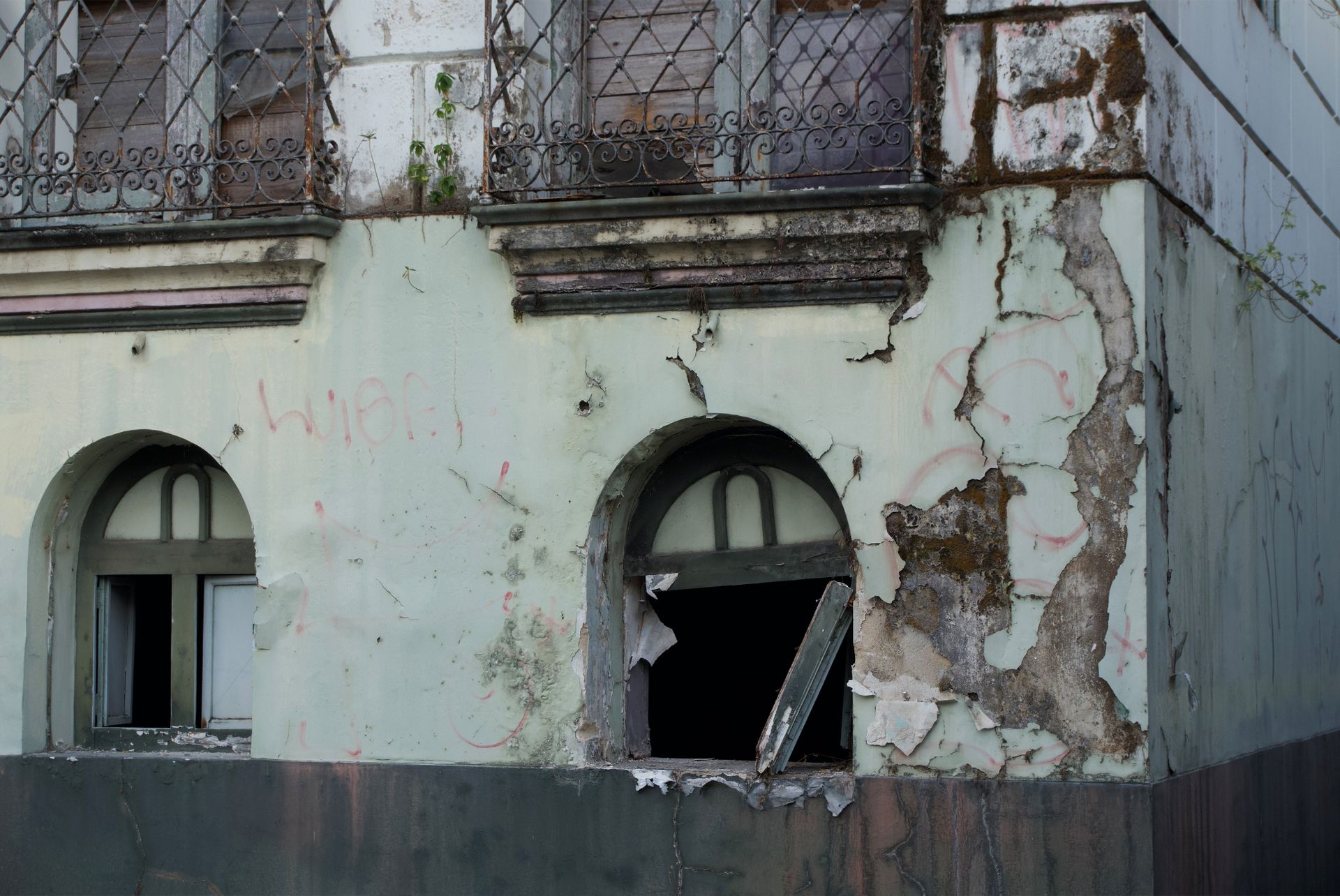 Free stock photo of abandoned, abandoned architecture, abandoned building