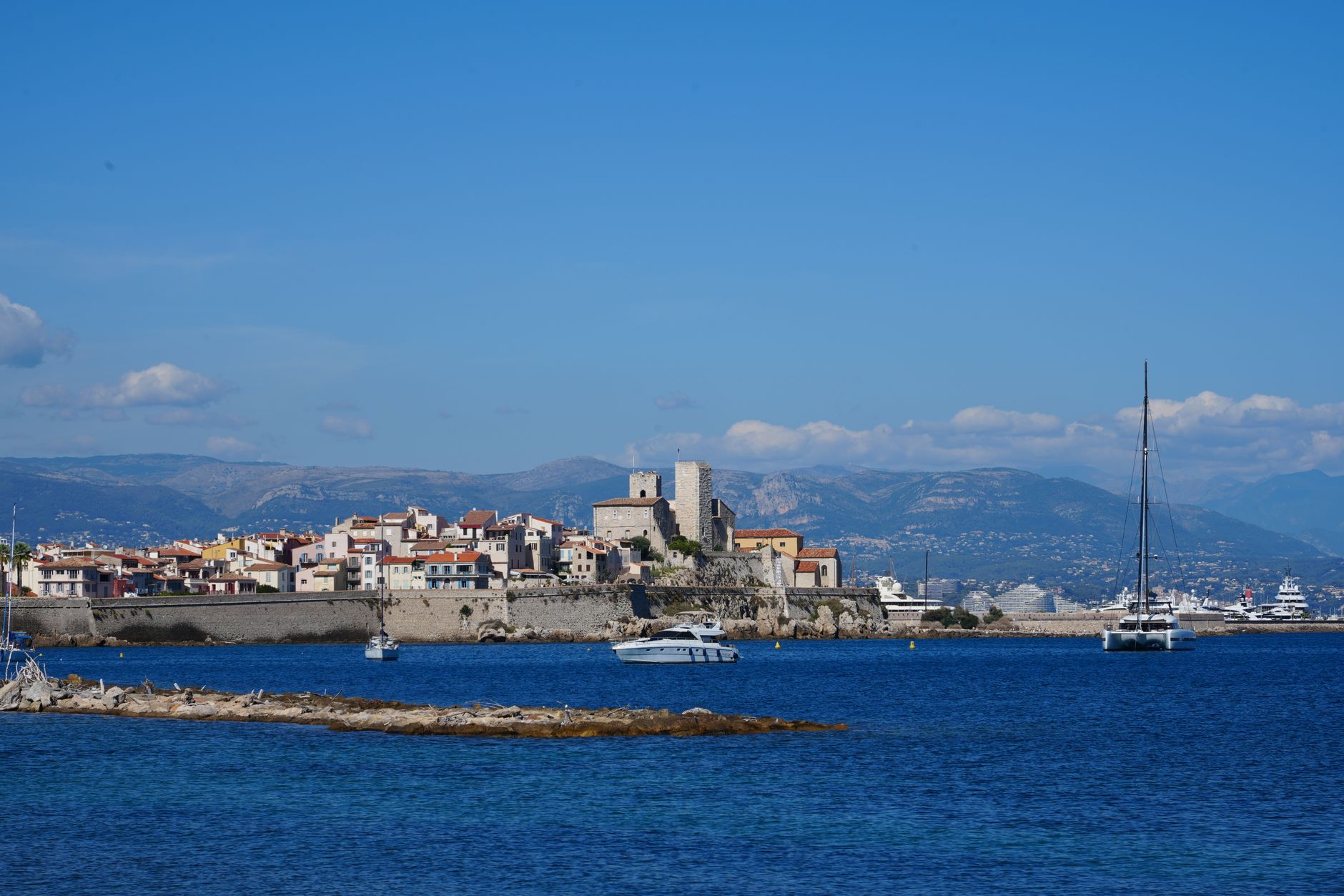 Airport transfers in Antibes Airport transfers in Antibes