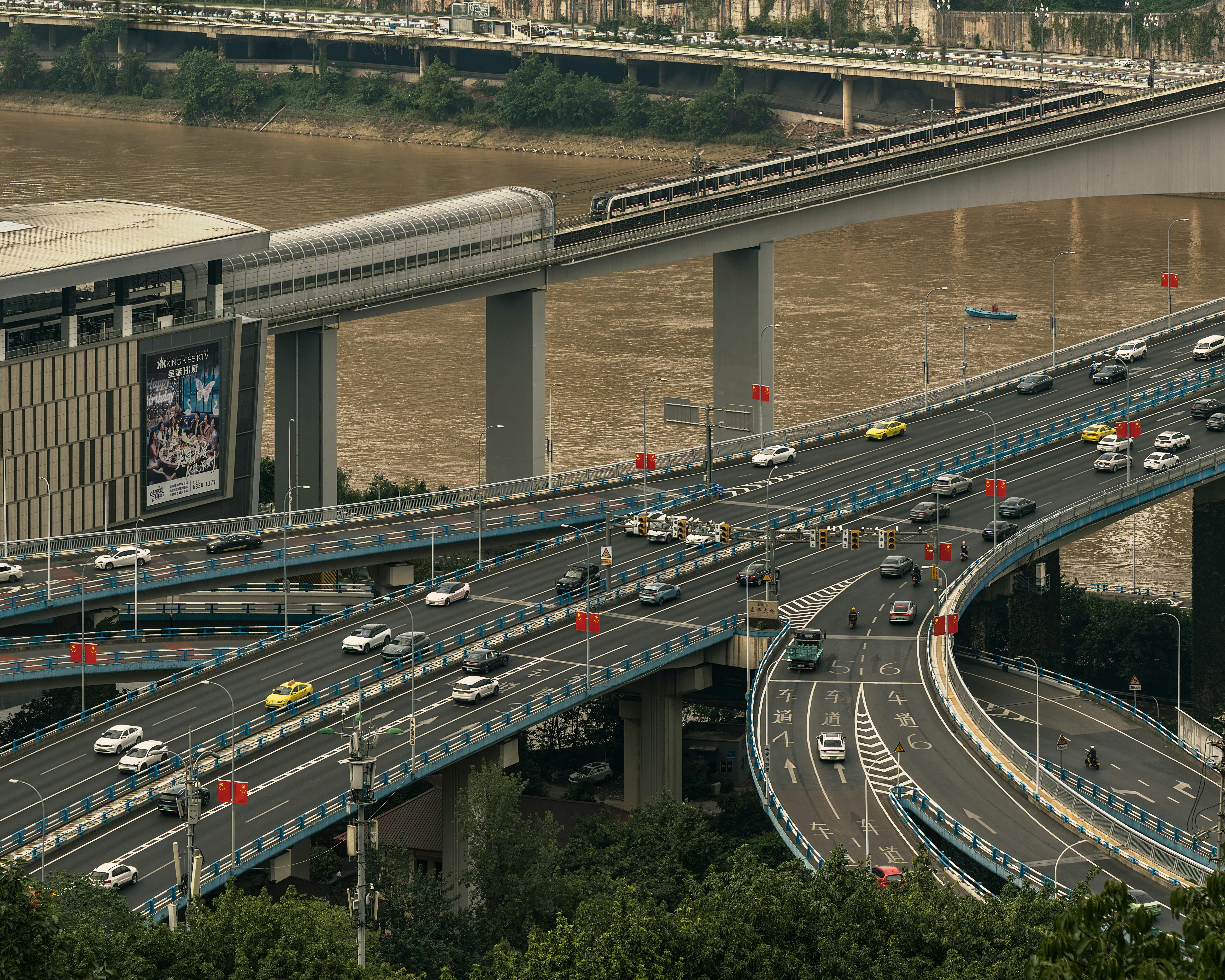 Captura Sonora de Instrumentos Resonantes: Microfonía, Procesamiento y Acústica
