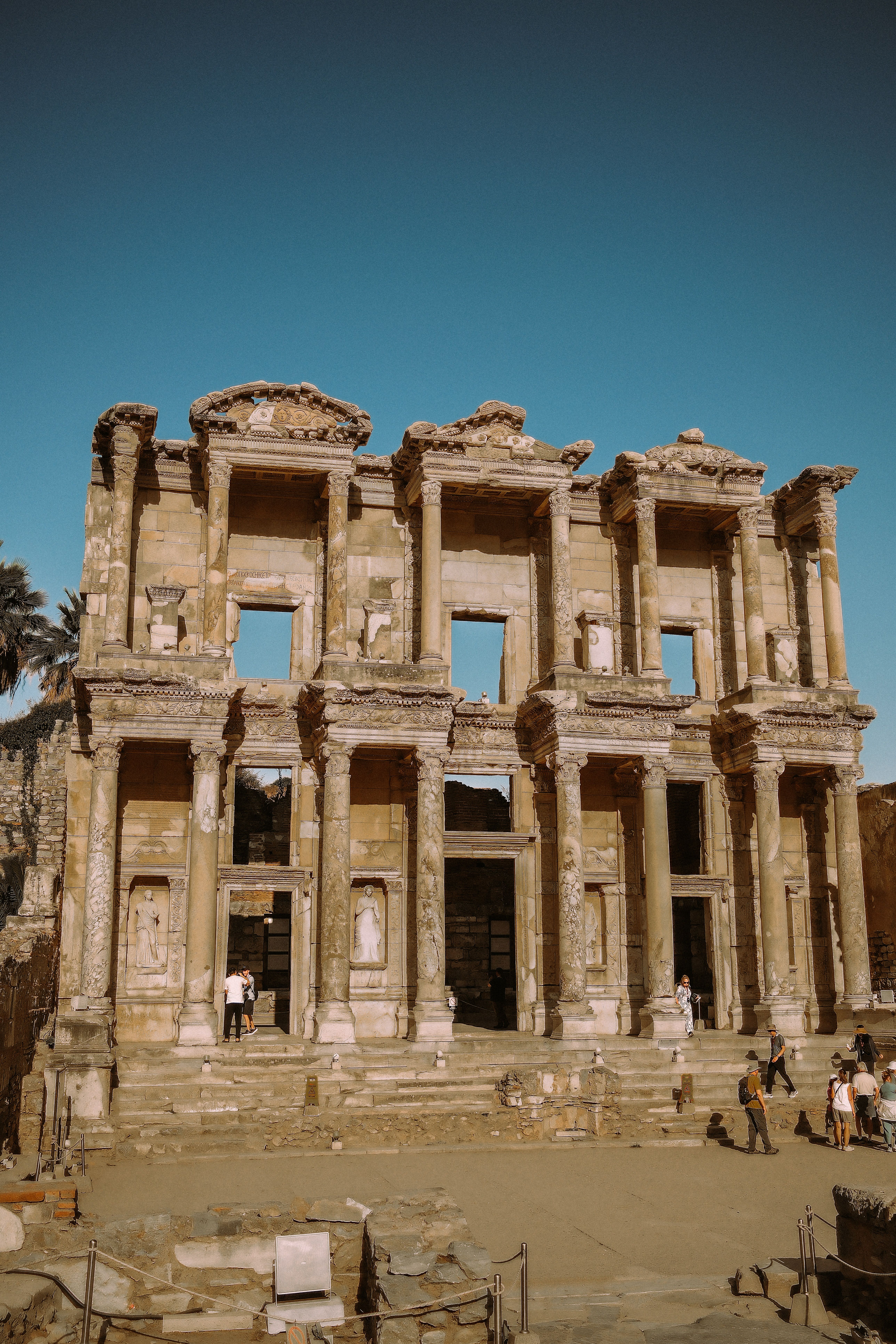Celsus Library in Ephesus, Ancient Roman Ruins · Free Stock Photo