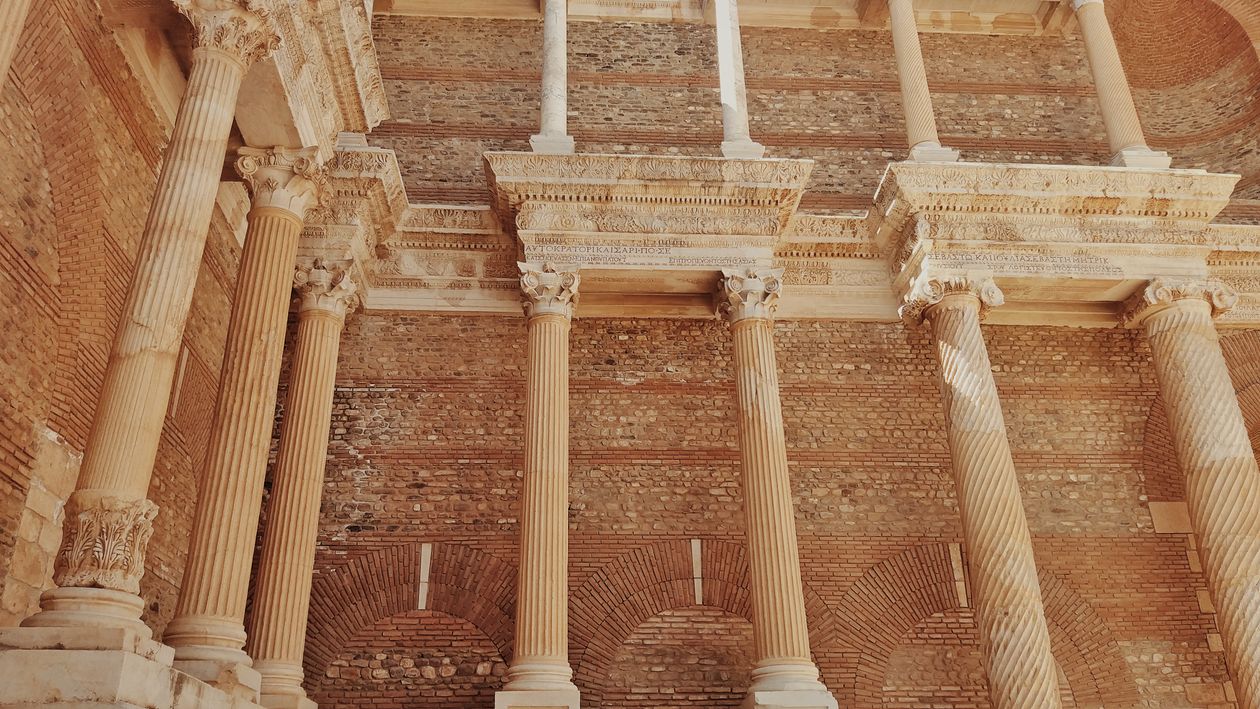 Rustic Roman Columns Ancient Roman Columns in Manisa, Türkiye · Free Stock Photo