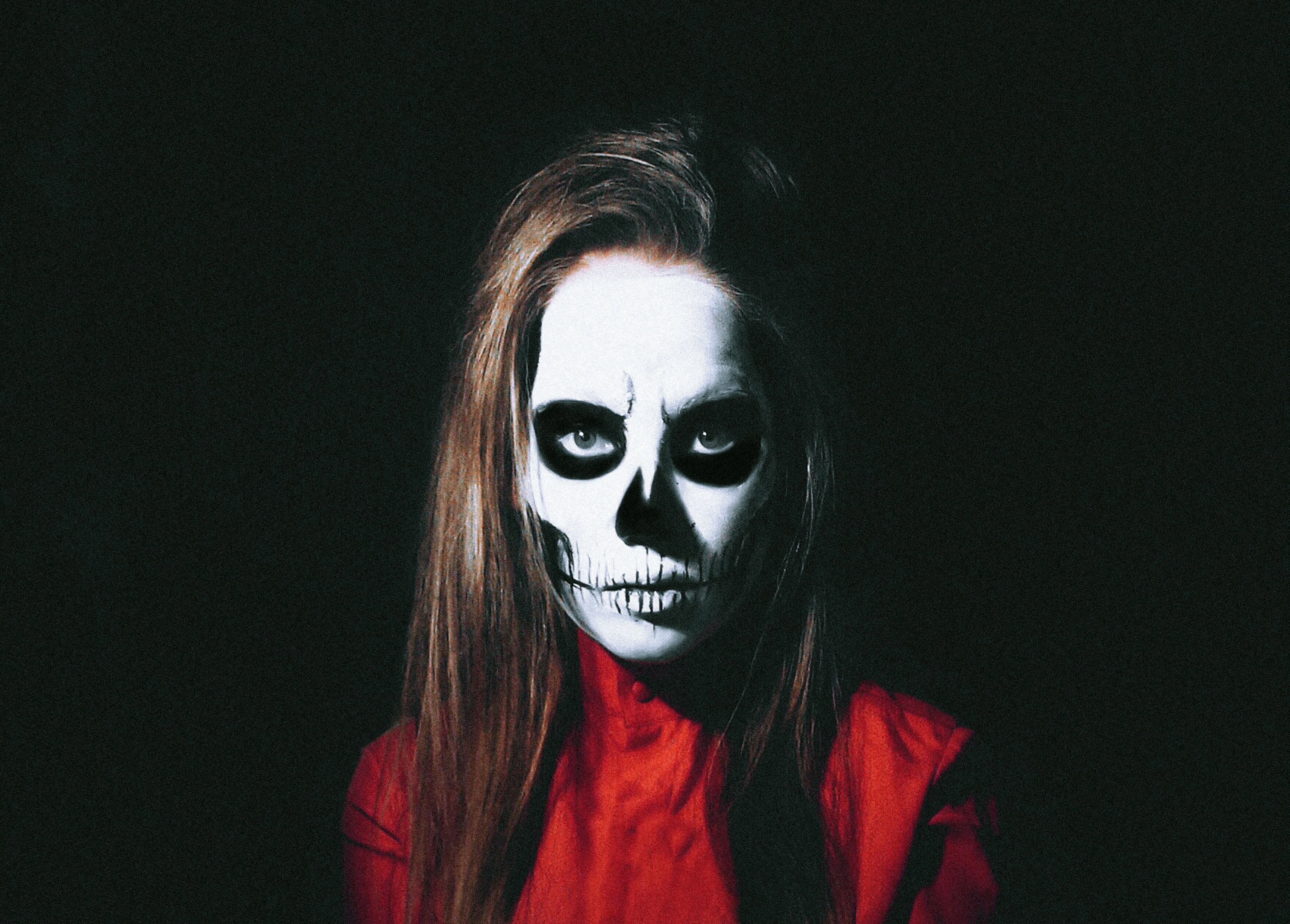 skeleton face paint women