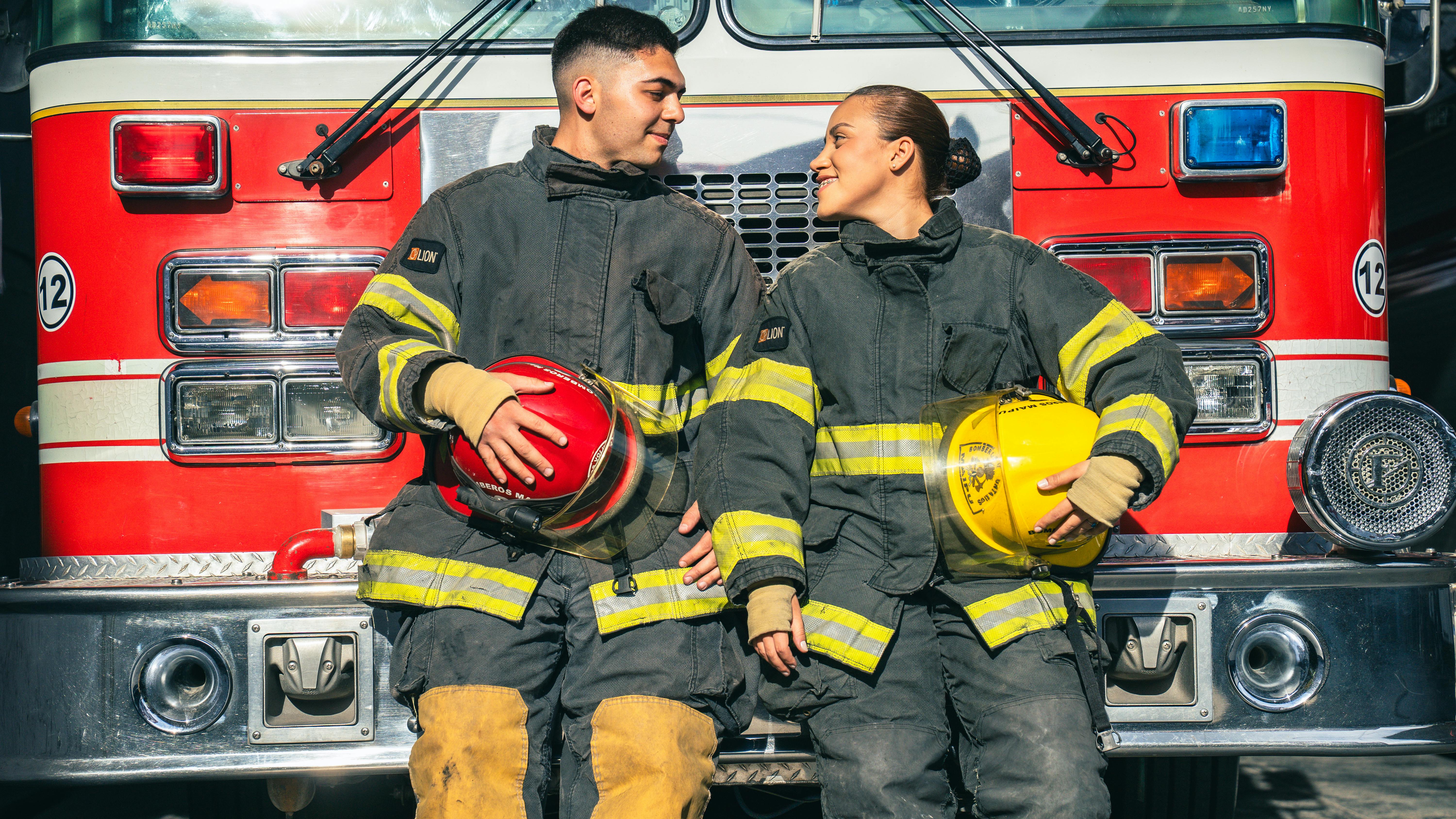 漢宇國際攜手全通貨運 捐贈高頂救護車守護八里社區