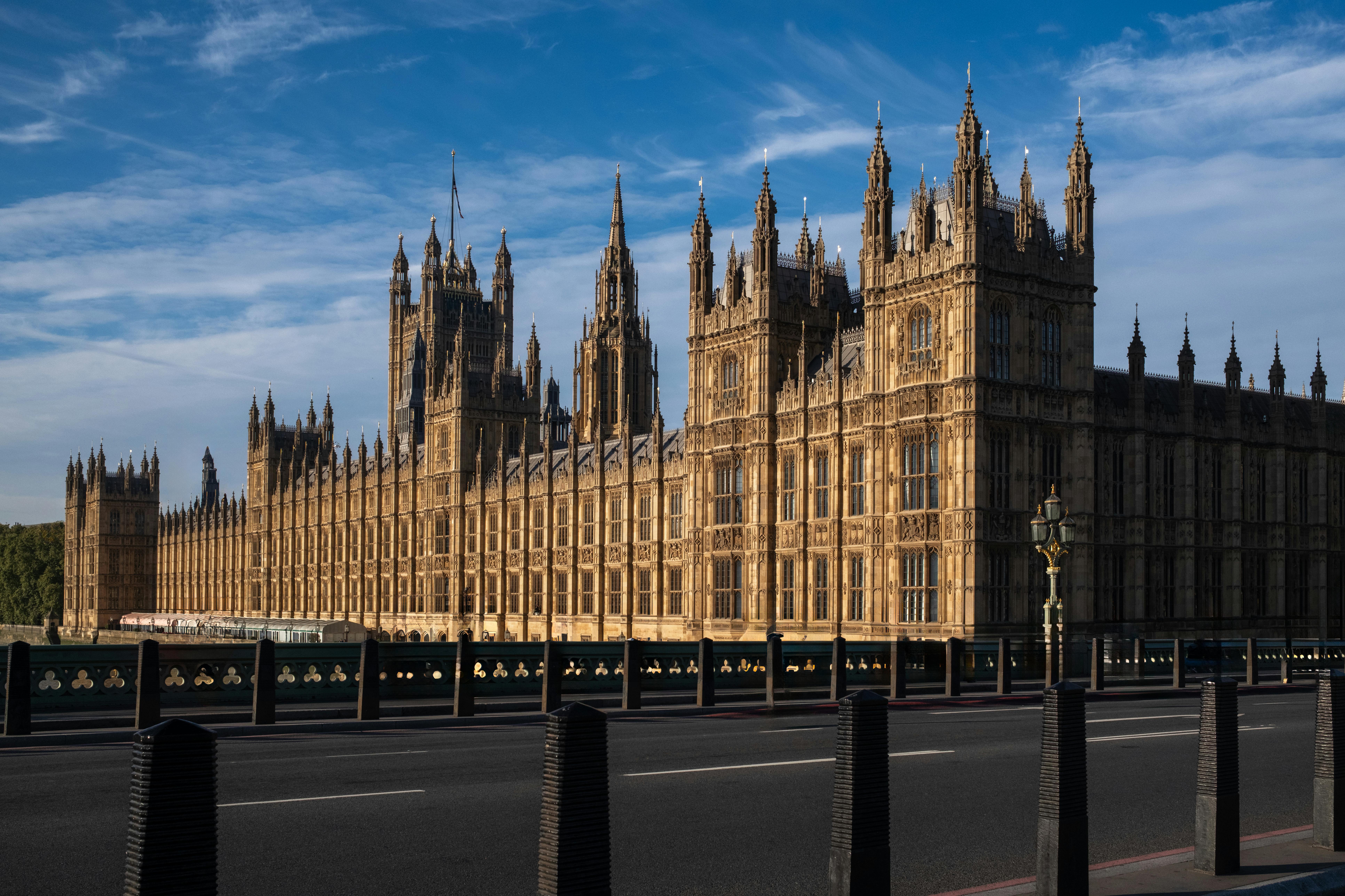 國際：美政府關門恐延至下週 白宮警告裁員將成不幸後果