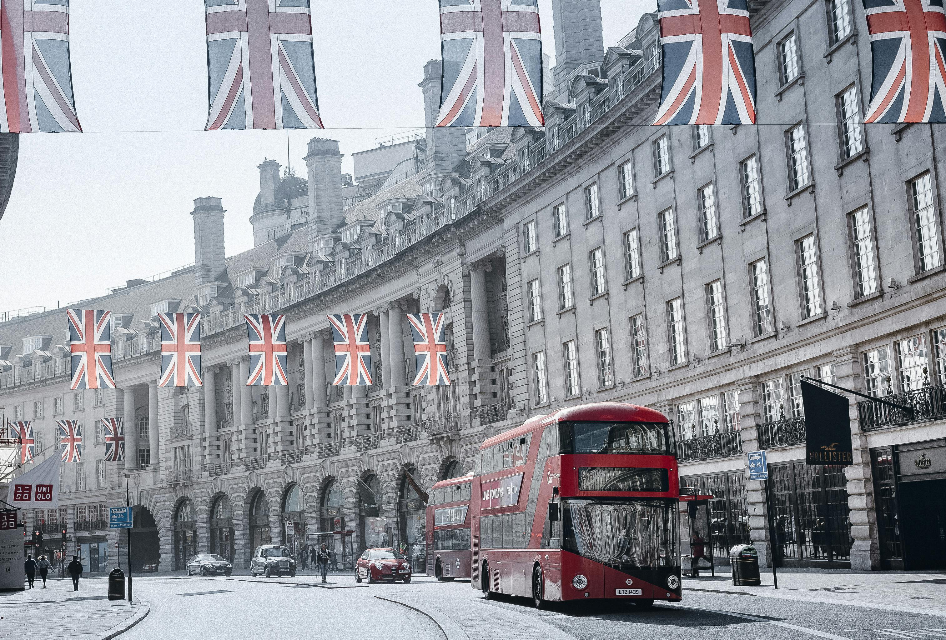 Hollister hotsell oxford street