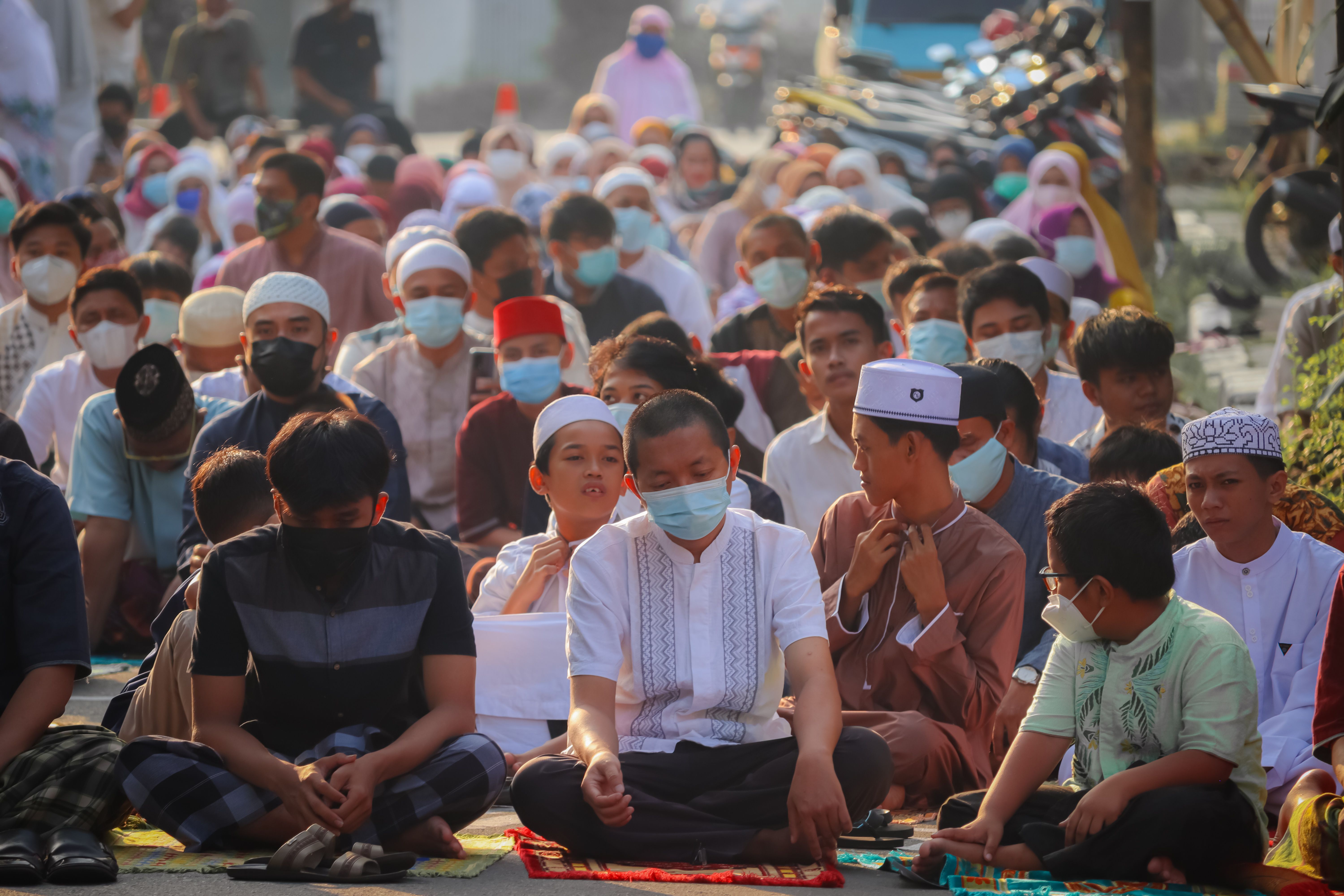 Outdoor Muslim Prayer Gathering in Jakarta · Free Stock Photo