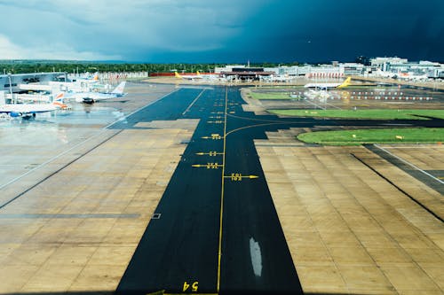 Gratis lagerfoto af fly, luftfart, lufthavn