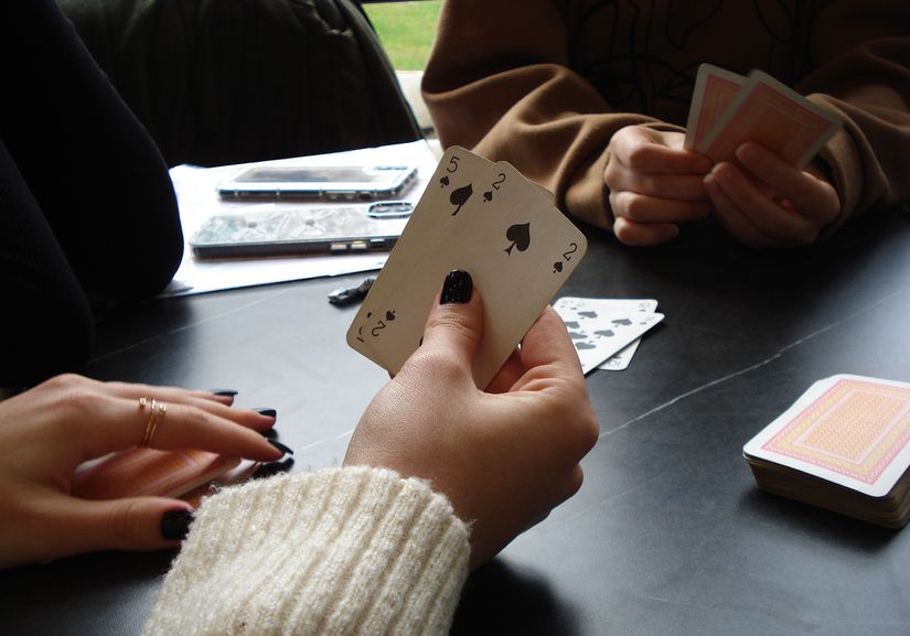 Online Casino: Spielautomaten und Live-Spiele im Überblick