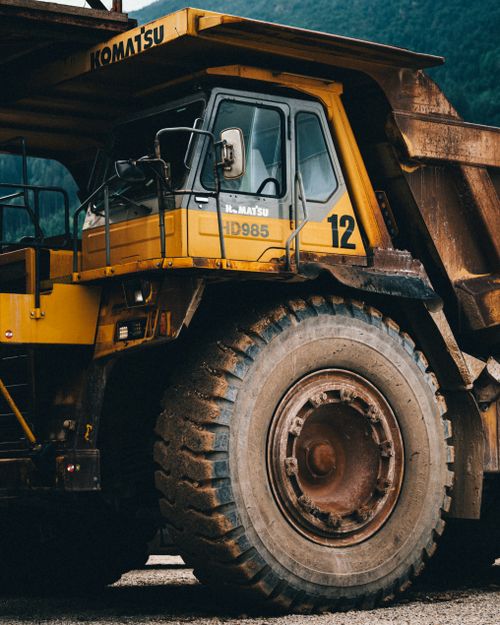 Dump truck