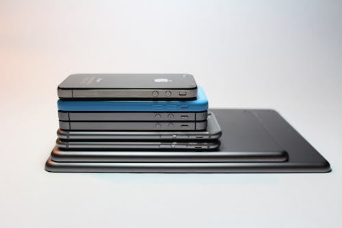 iPhones in order