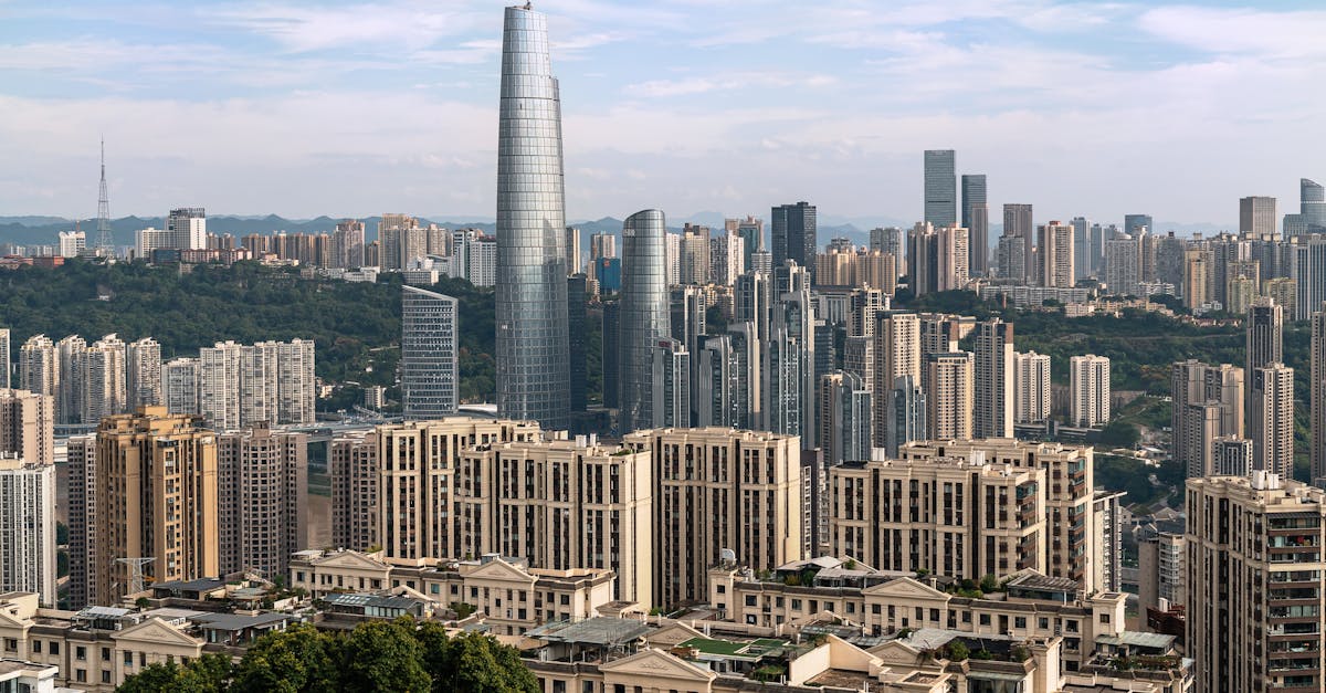 財經:傳證監會CEO梁鳳儀續任3年,穩定市場信心