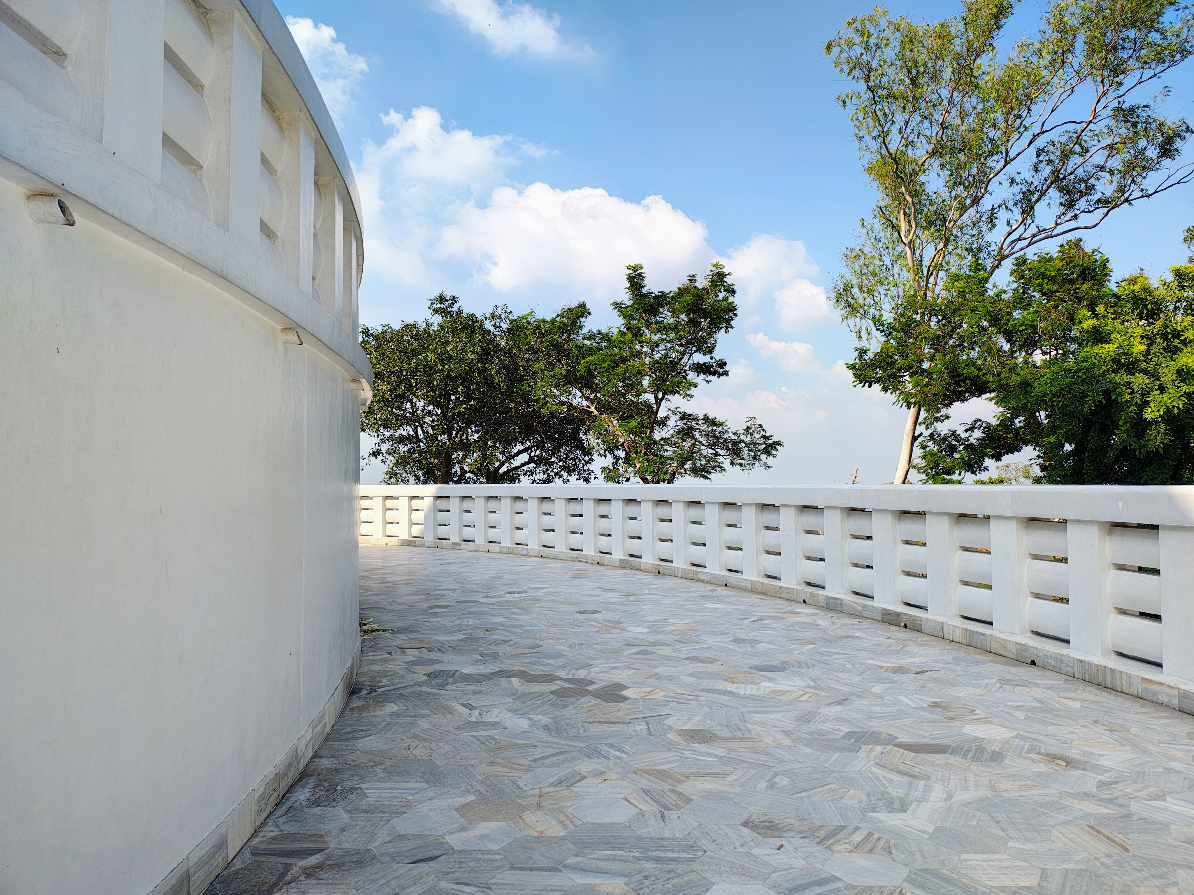 Scenic view from a modern curved terrace · Free Stock Photo