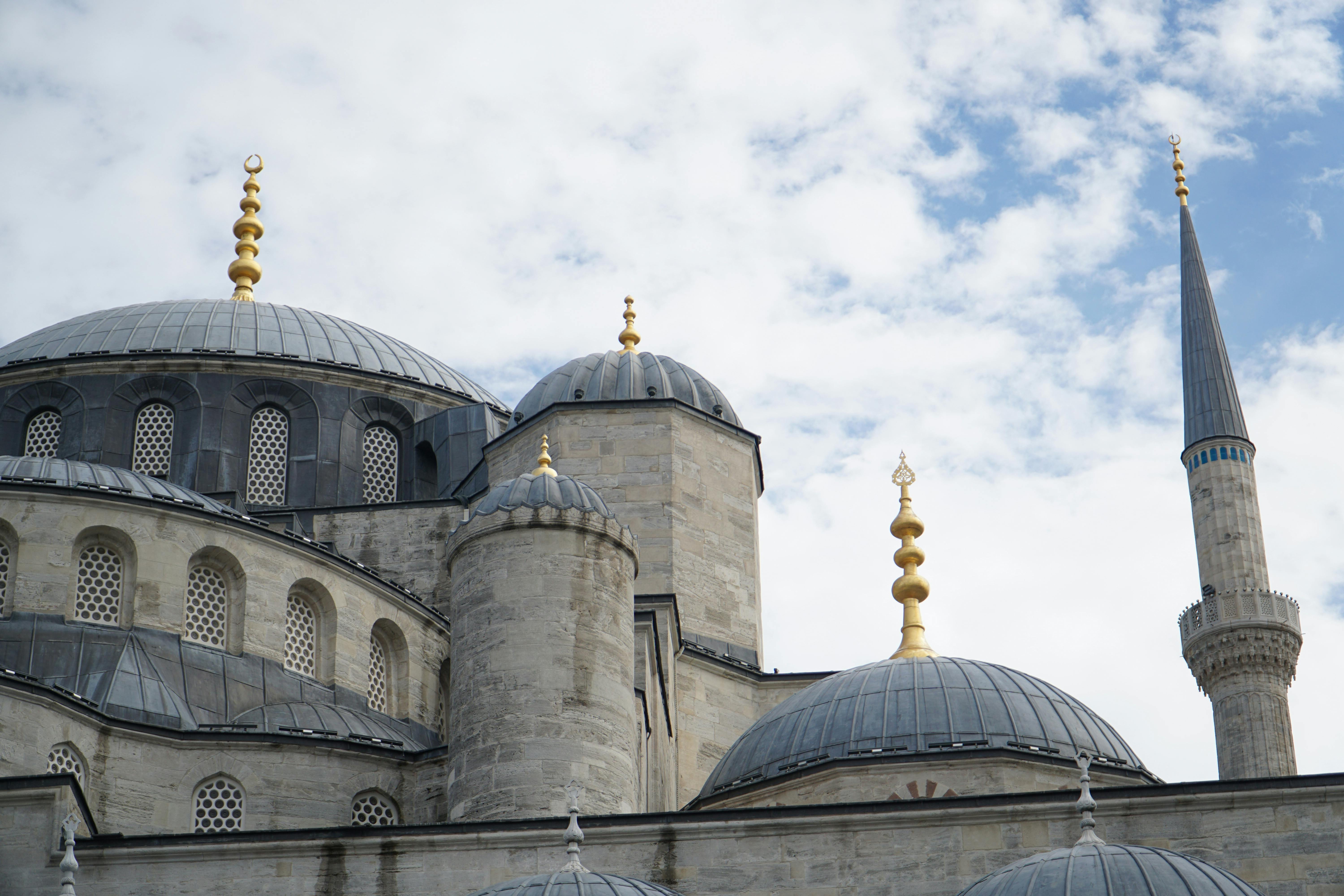 財經：金價連續七周上漲 明年有望突破5000美元大關