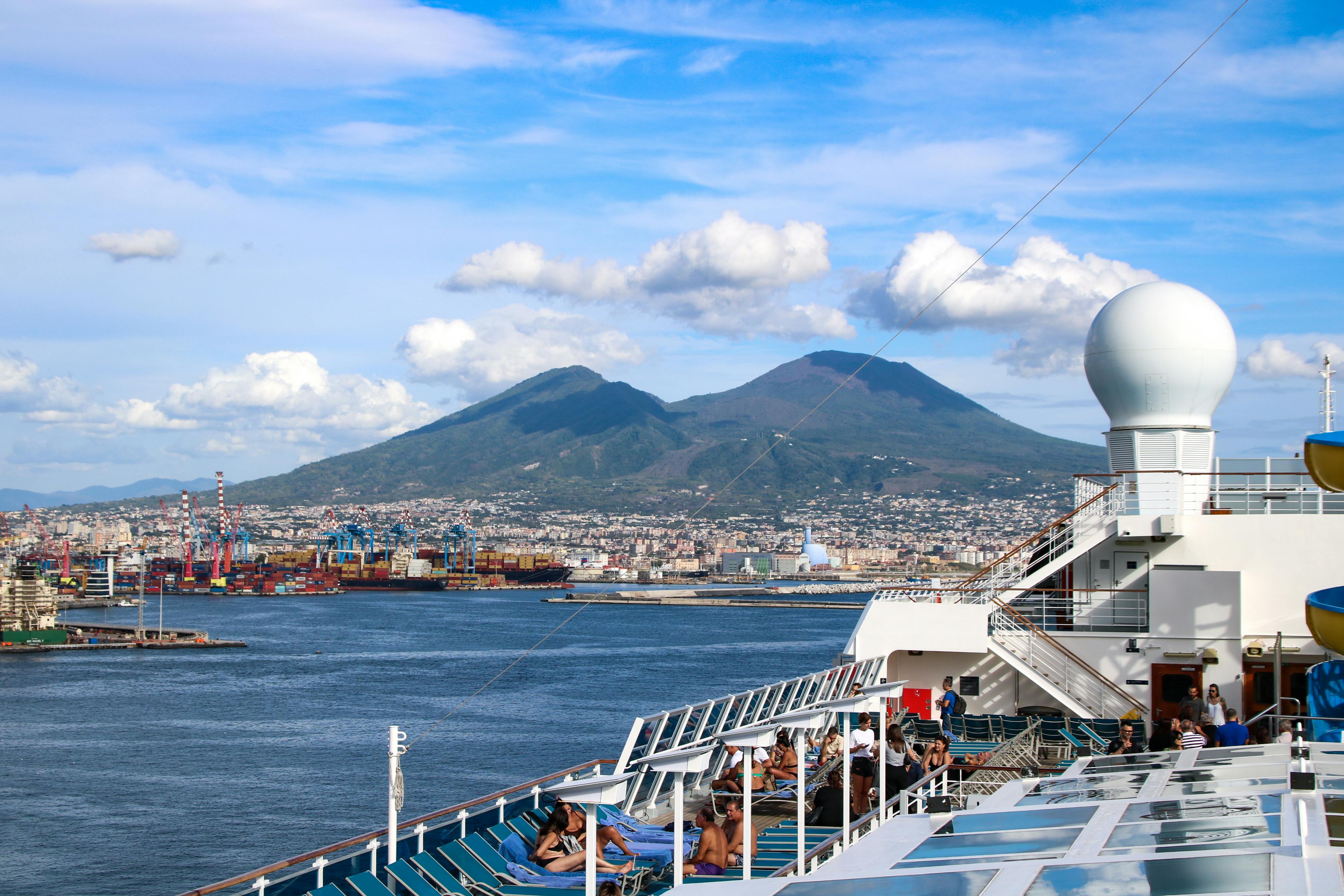 Scopri Napoli: Record e Meraviglie Nascondite