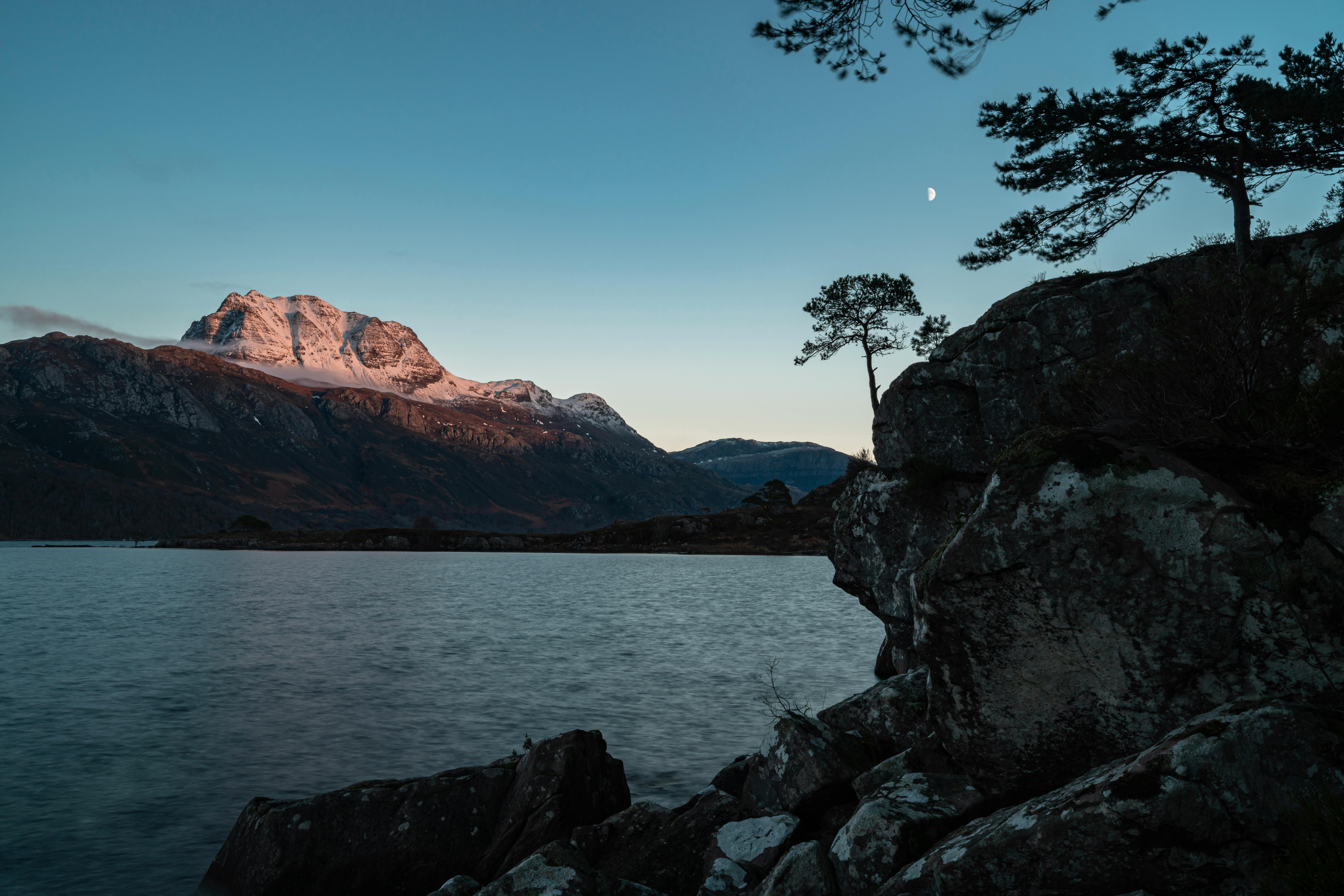 Exploring Loch Ness Tours and Activities: Discover the Legend of Monster Sightings