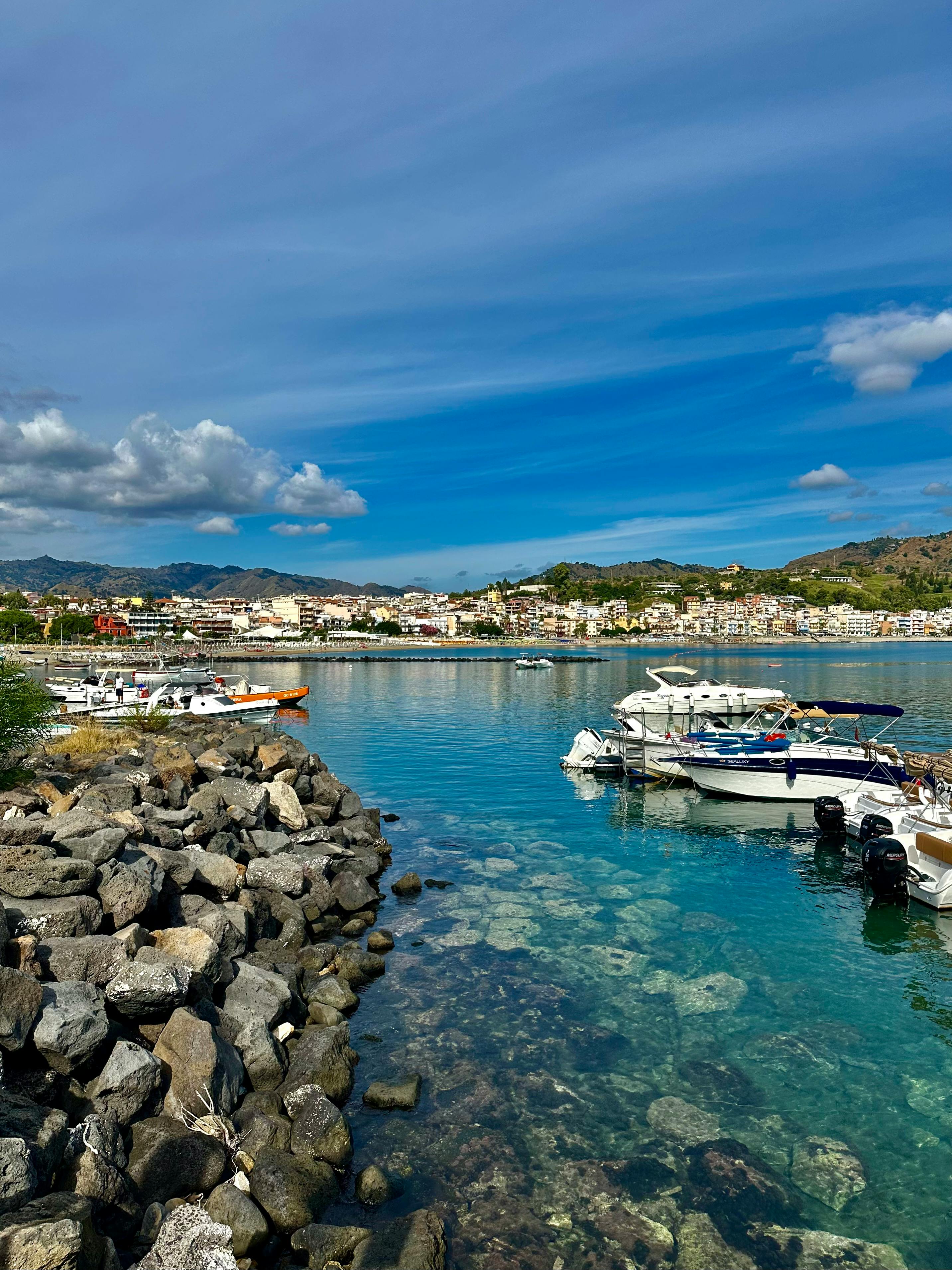 意大利里波斯托的港口，景色美丽