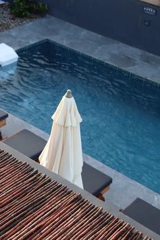 Look Relax para Piscina: Ideias Confortáveis e Estilosas para o Verão - imagem 2
