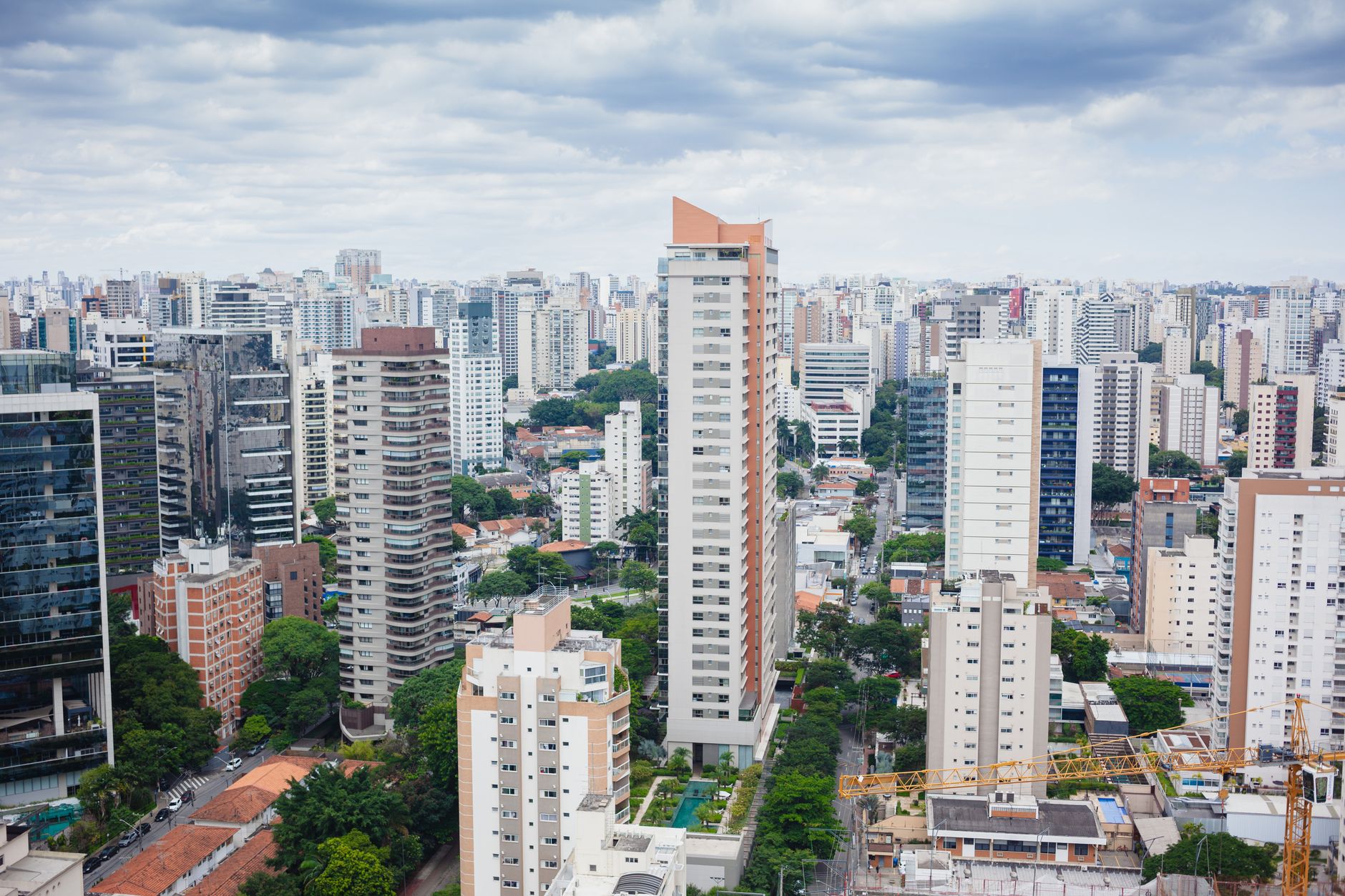 Panorama Econômico: Mega-Sena acumula, tensões no Oriente Médio e Bolsa em destaque