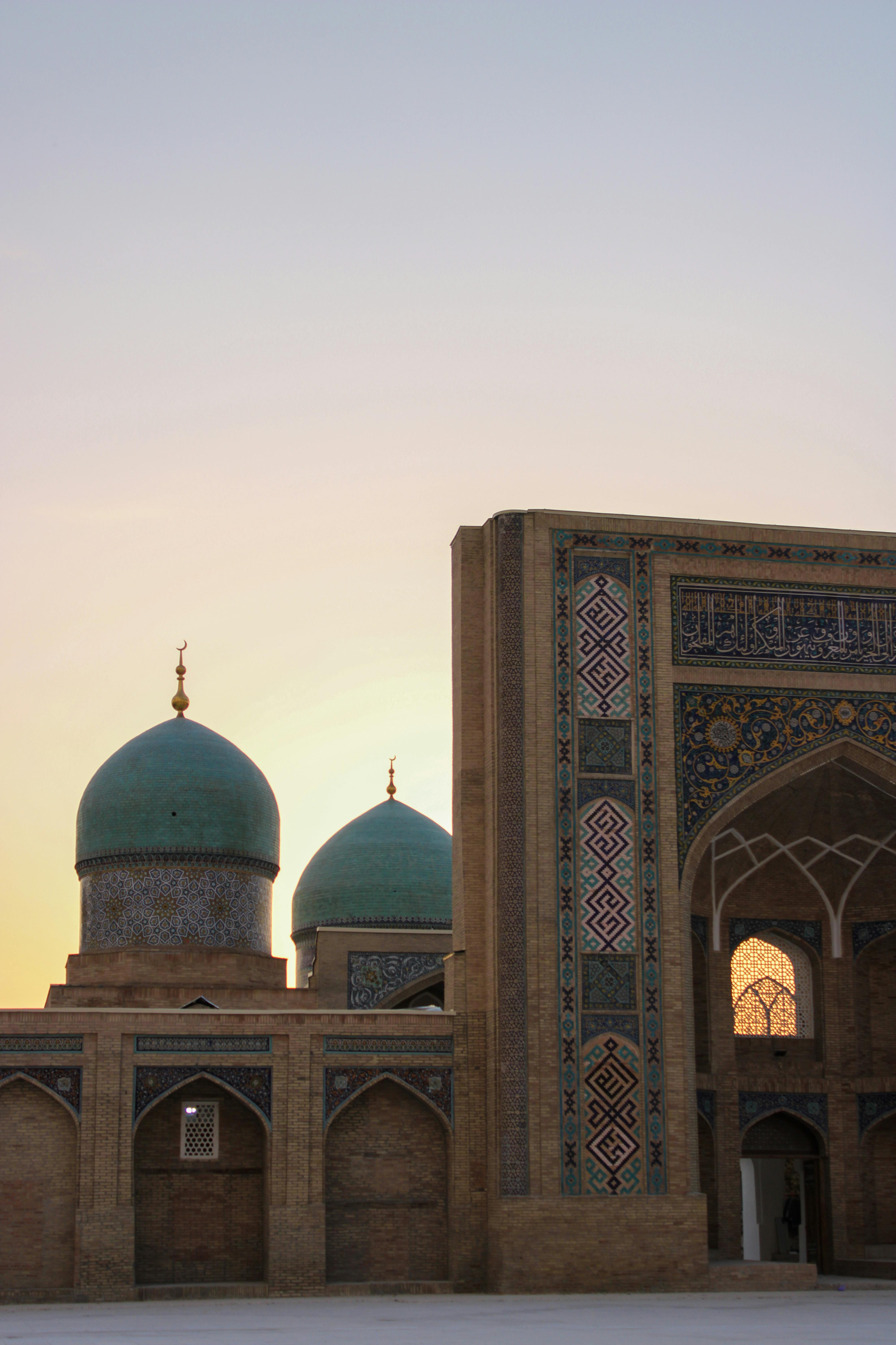 Abdulaziz Khan Madrassah