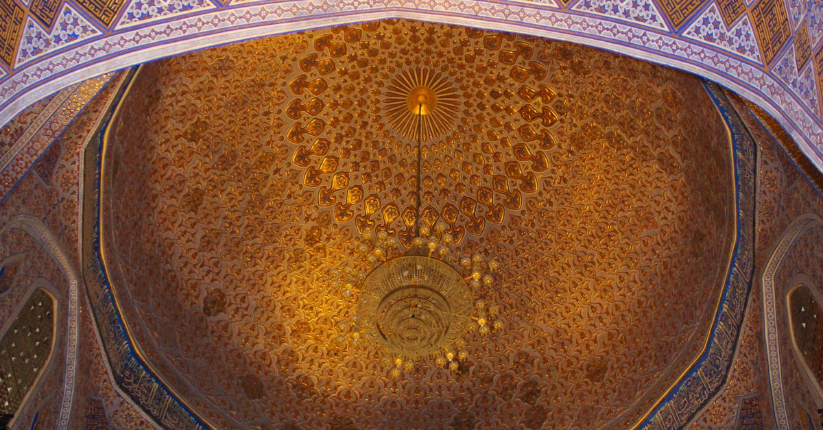 Ornate Dome Interior with Intricate Patterns · Free Stock Photo