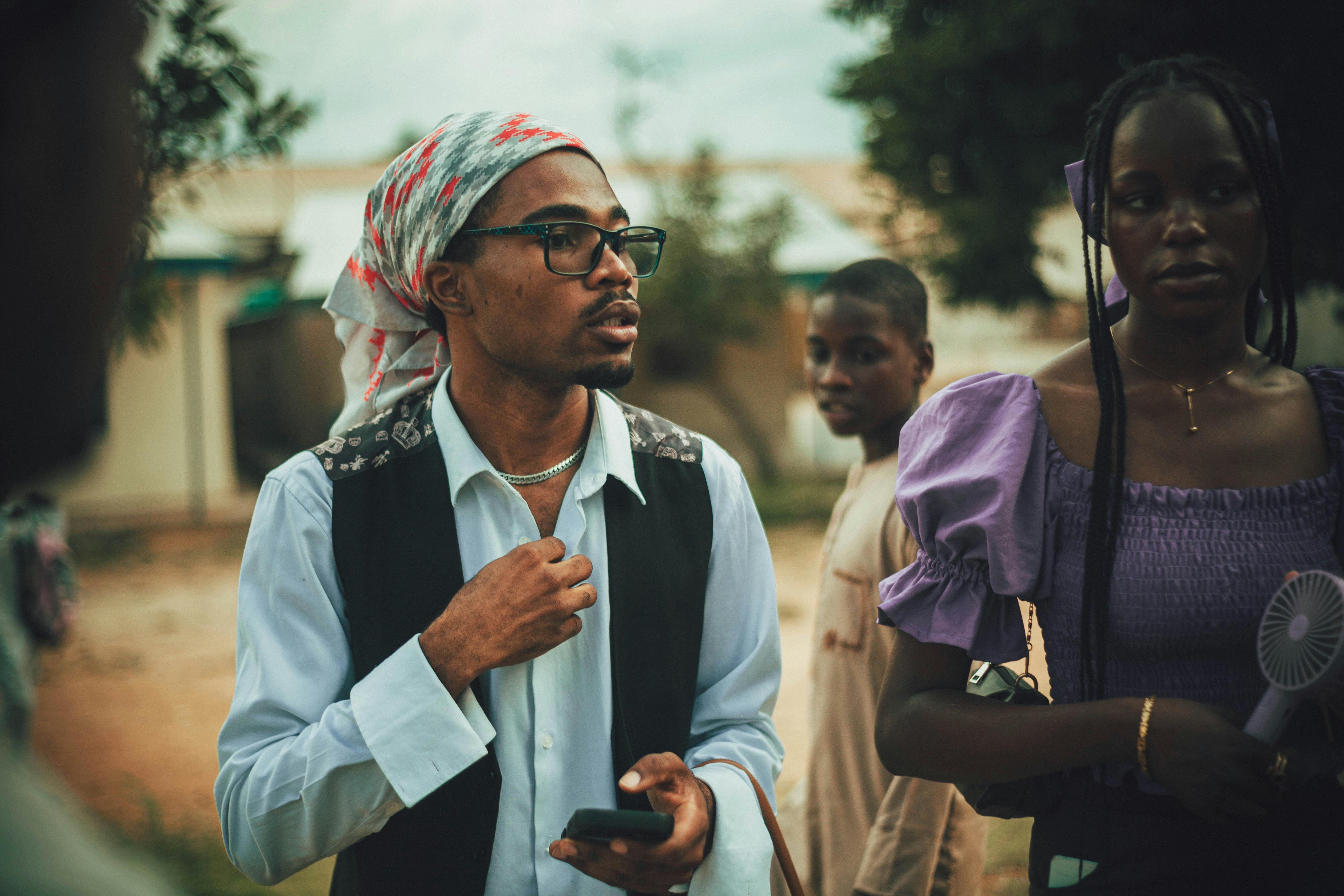 霍華德·羅賓遭性販運指控，引發生活方式風波