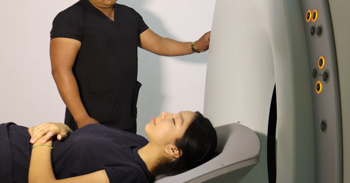 Medical CT Scan Procedure at Santa Cruz Clinic · Free Stock Photo