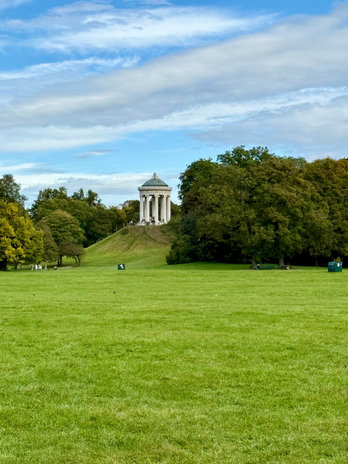Unde te cazezi în München - Schwabing, Monopteros în Englischer Garten
